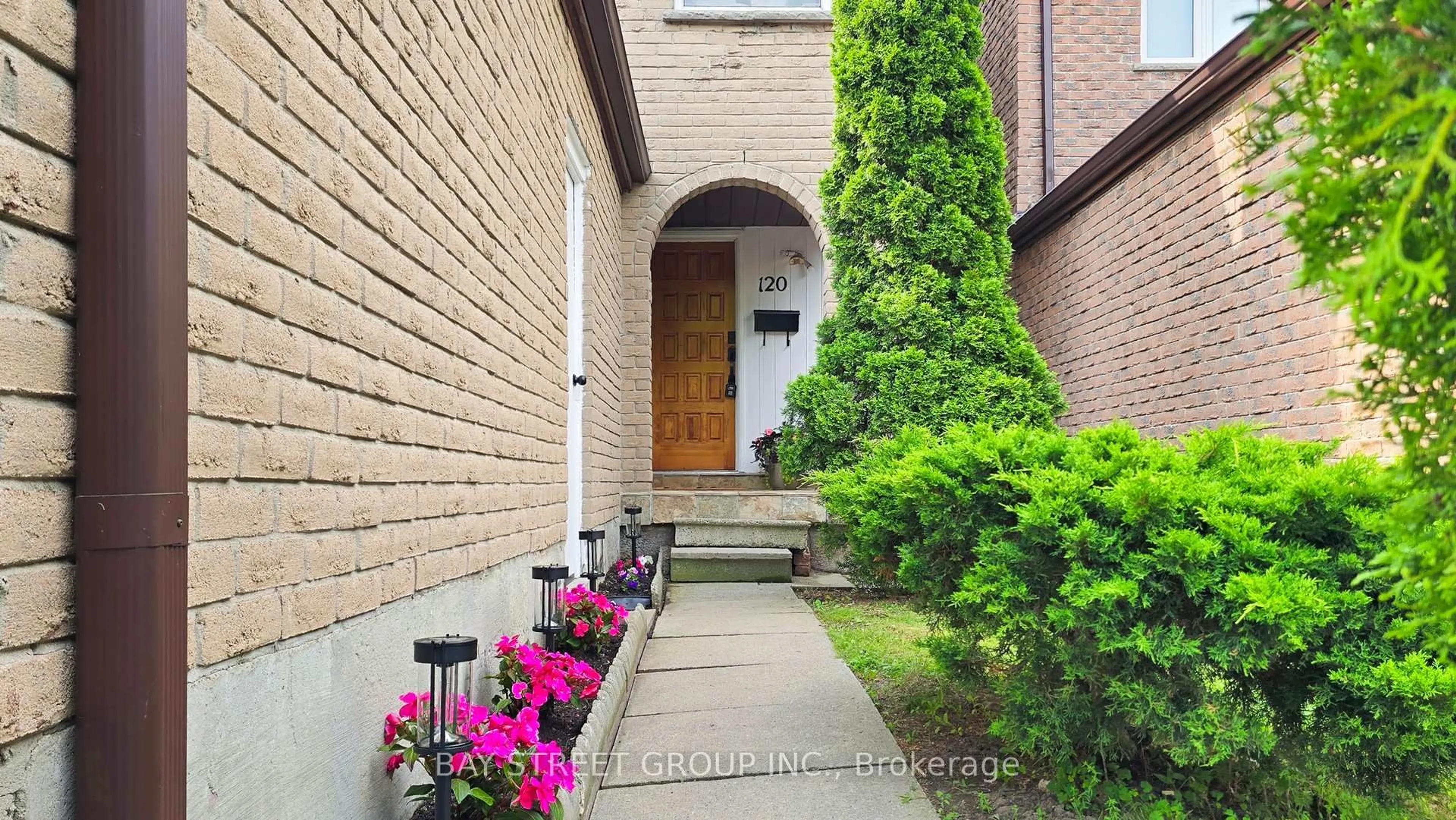 Home with brick exterior material, street for 120 Appleby Cres, Markham Ontario L3R 4L2