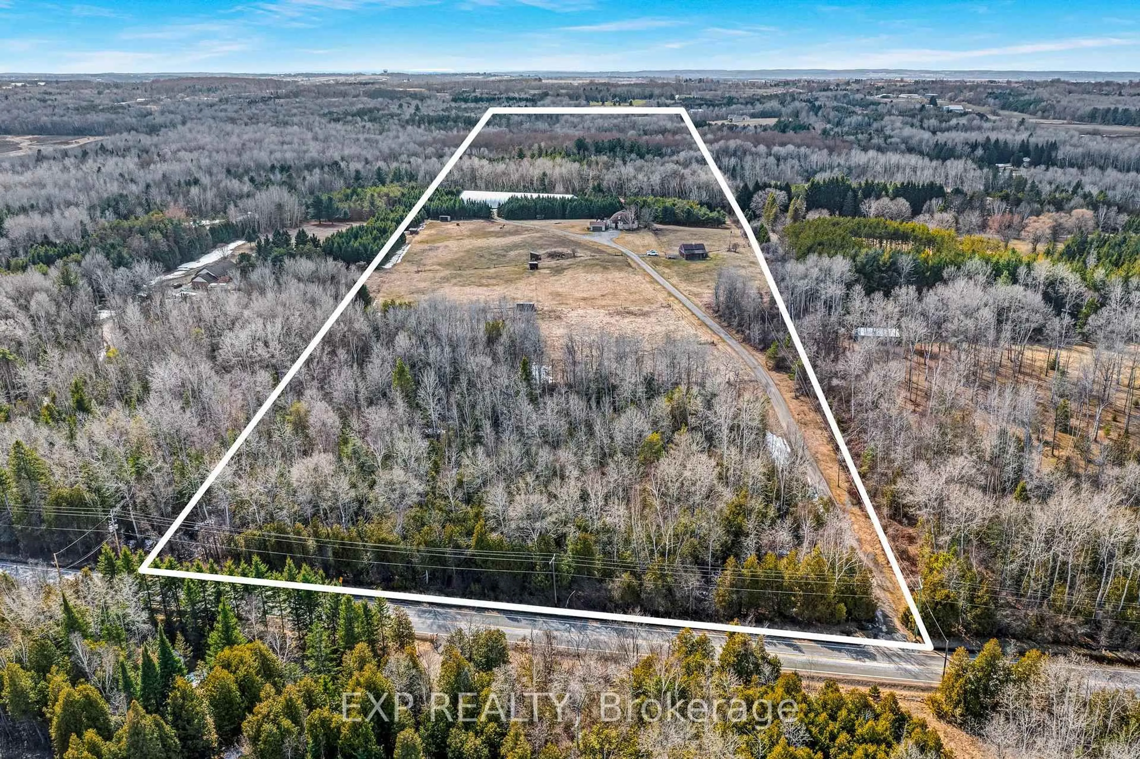 A pic from outside/outdoor area/front of a property/back of a property/a pic from drone, forest/trees view for 21152 Kennedy Rd, East Gwillimbury Ontario L0G 1R0