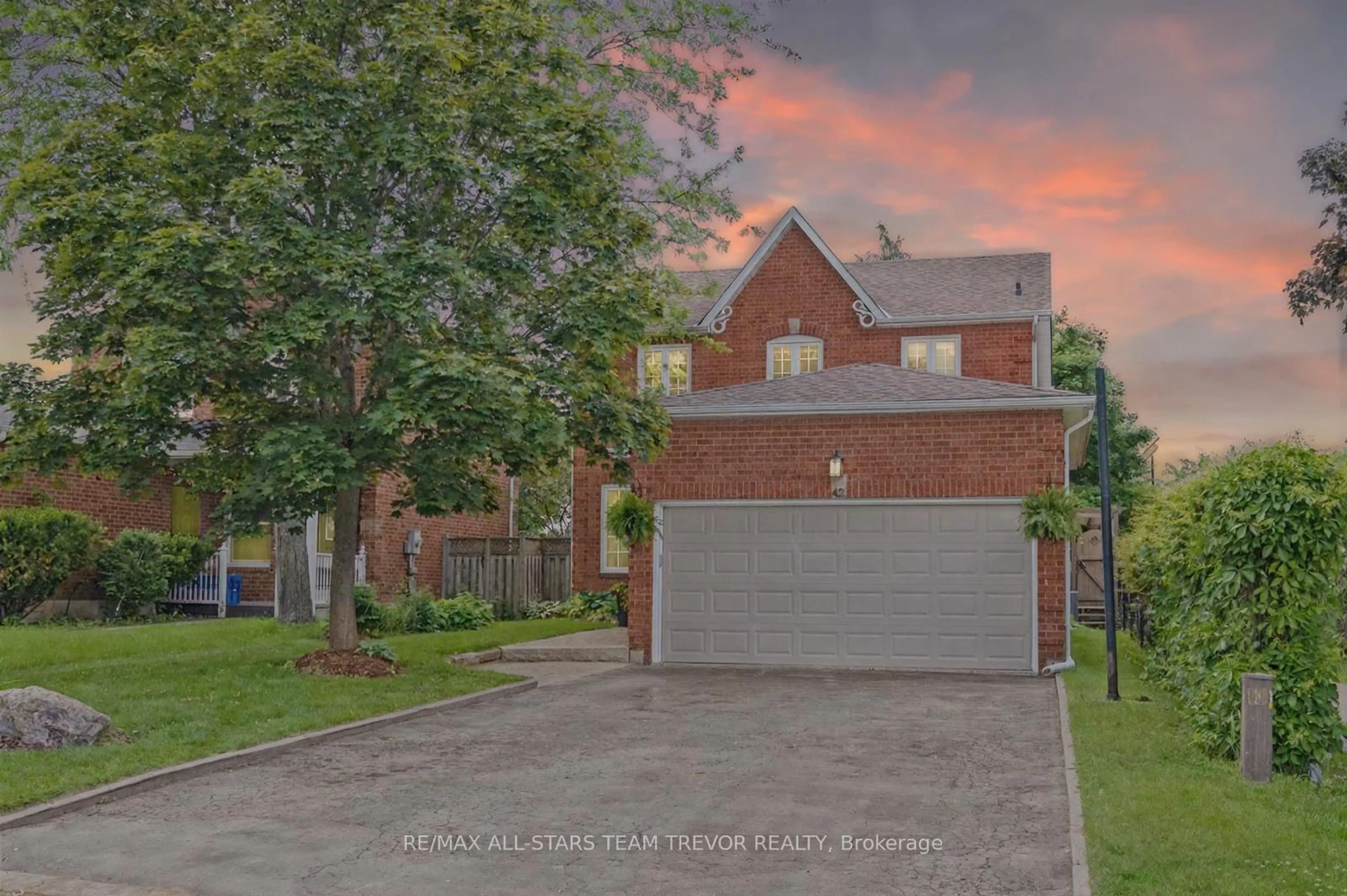 Home with brick exterior material, street for 42 Doon Cres, Georgina Ontario L4P 3P8