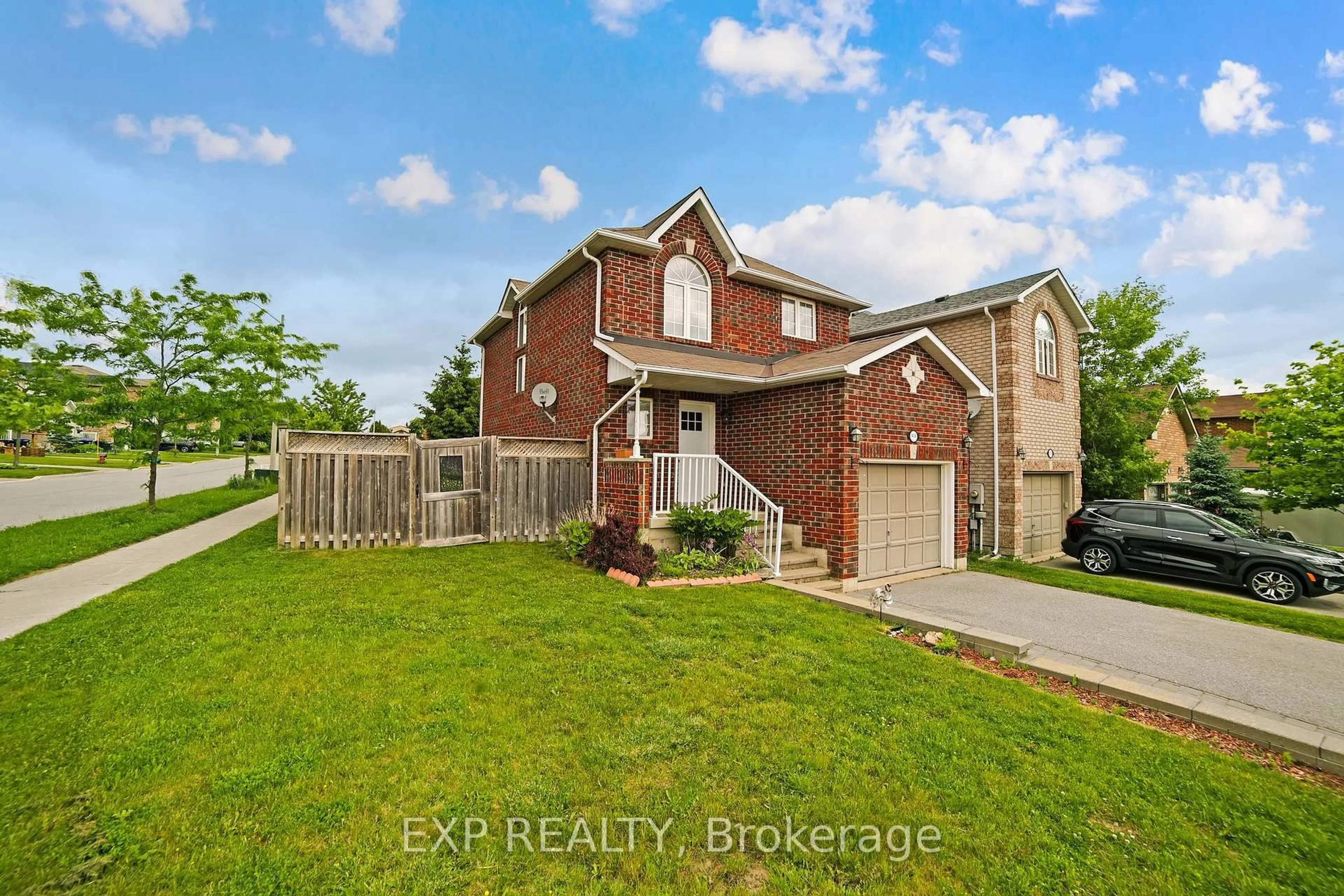 A pic from outside/outdoor area/front of a property/back of a property/a pic from drone, street for 1436 Benson St, Innisfil Ontario L9S 0C8