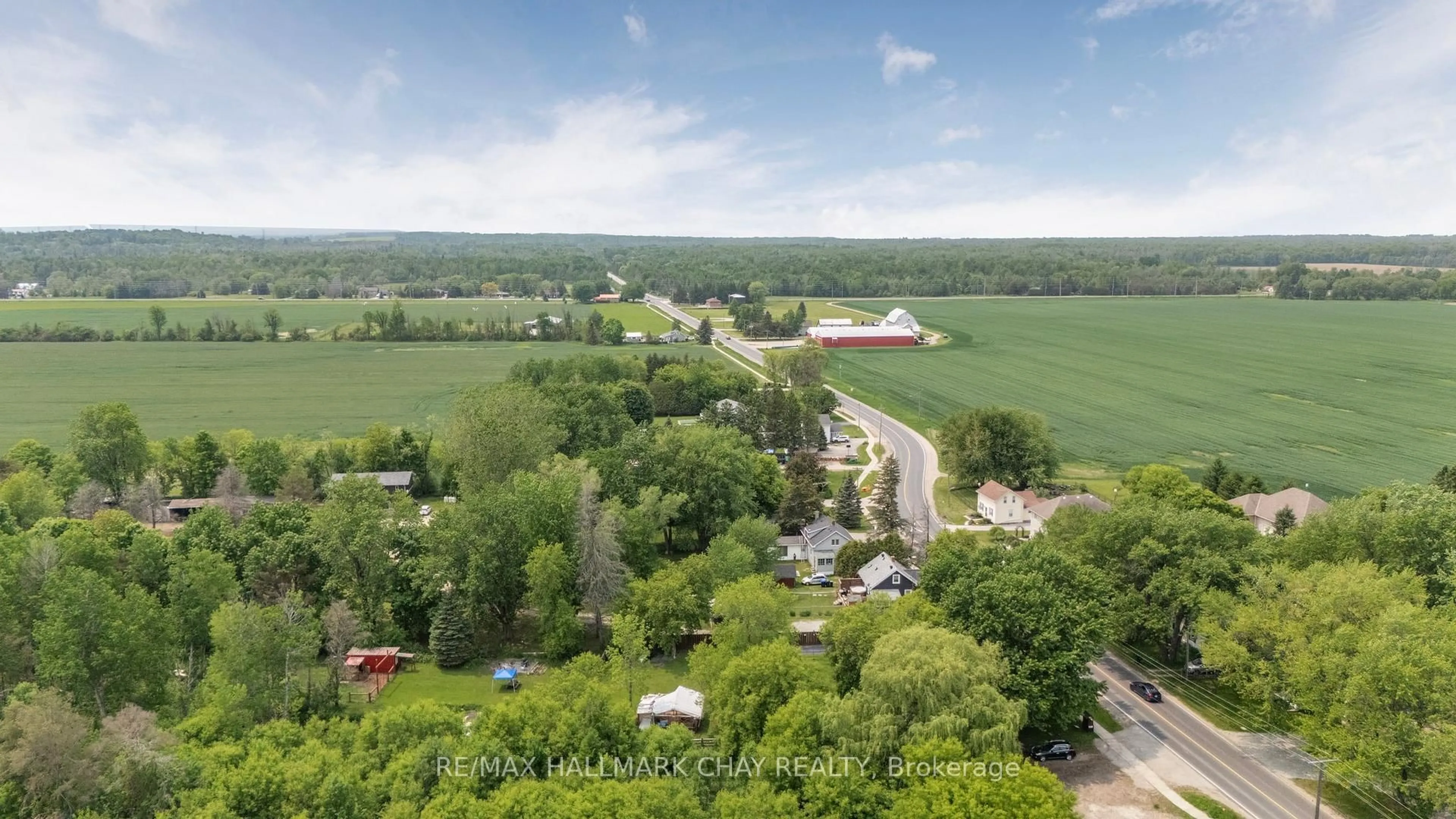 A pic from outside/outdoor area/front of a property/back of a property/a pic from drone, unknown for 147 Murphy Rd, Essa Ontario L0M 1B1
