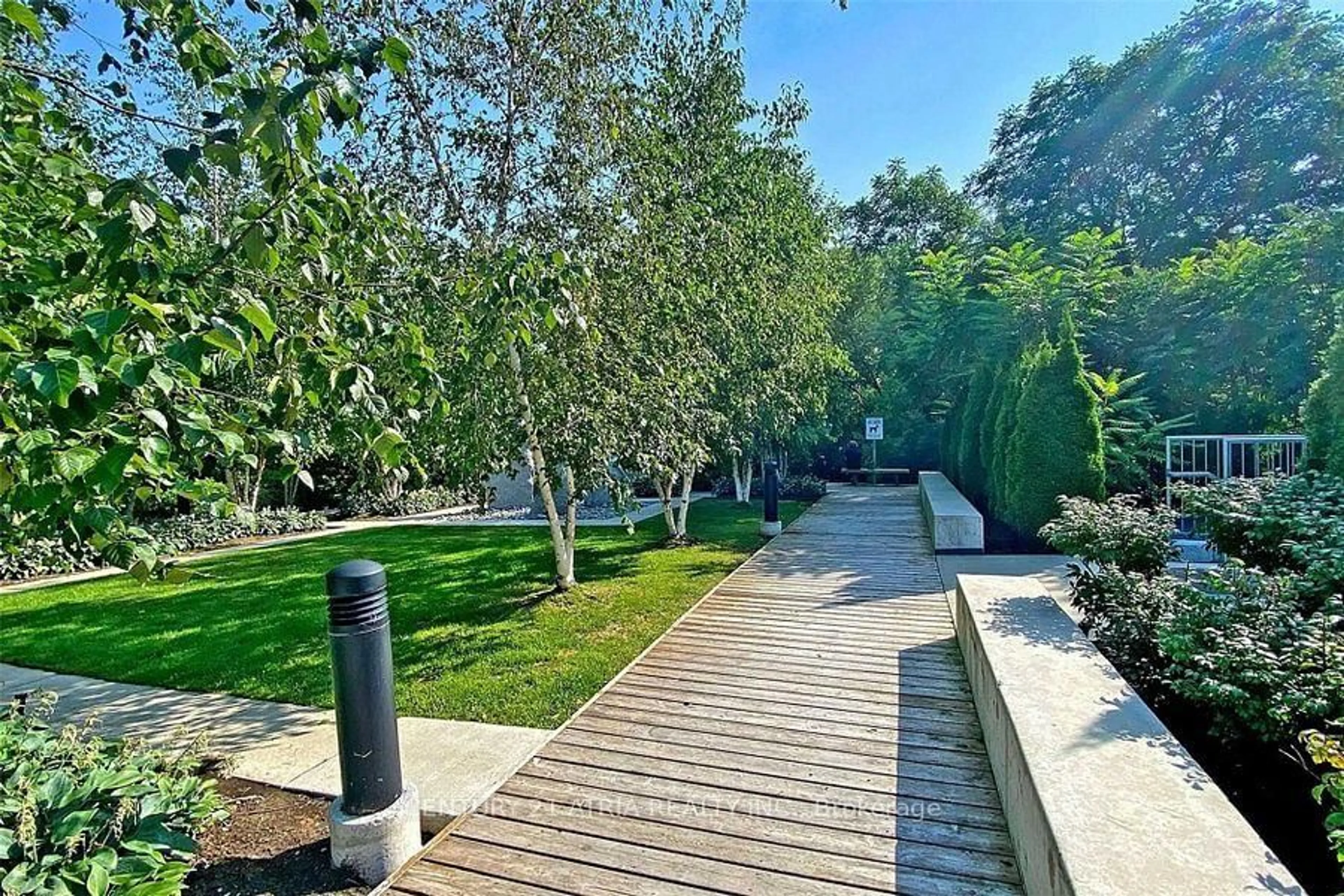 Patio, forest/trees view for 8763 Bayview Ave #228, Richmond Hill Ontario L4B 3V1