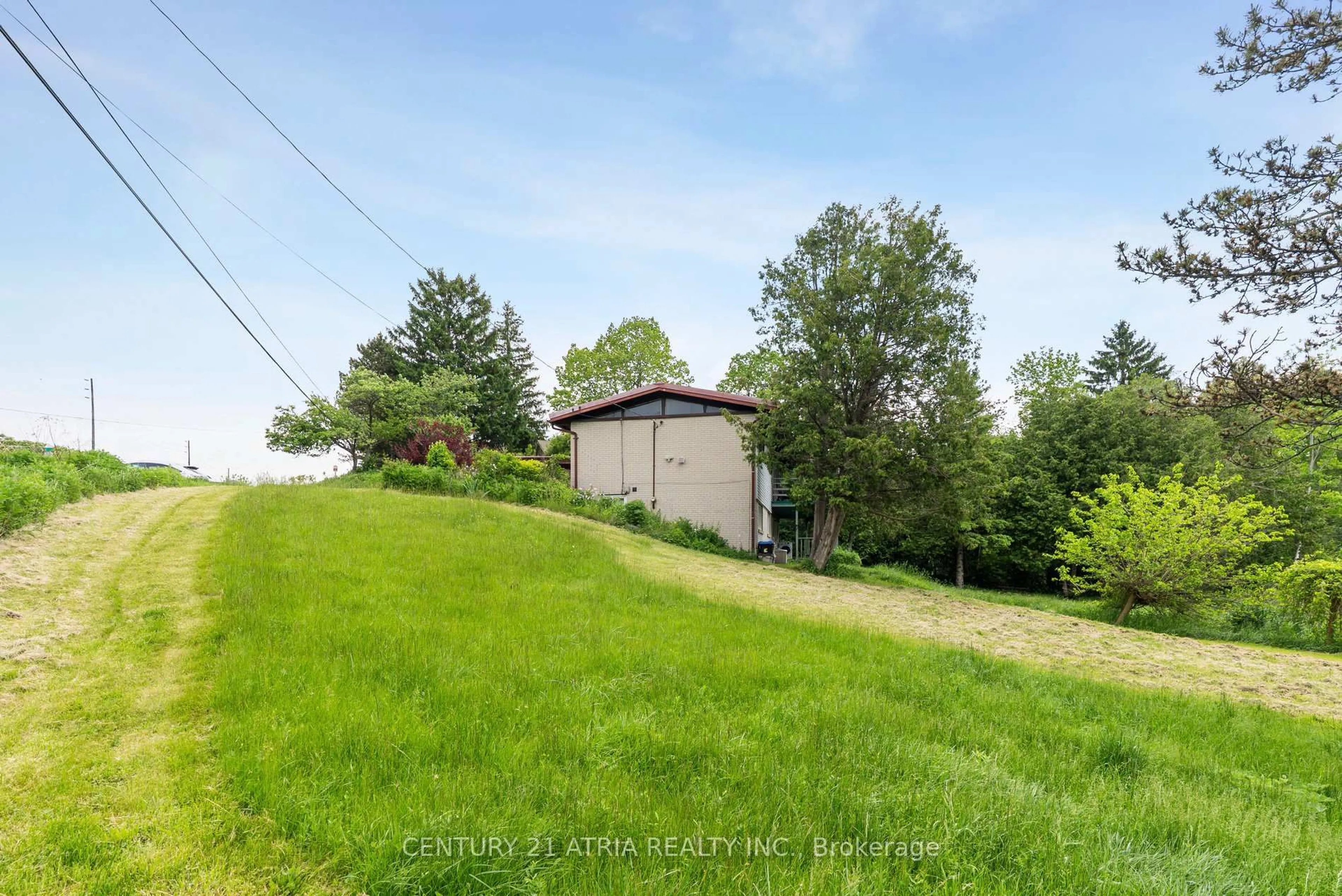 A pic from outside/outdoor area/front of a property/back of a property/a pic from drone, unknown for 1293 Stouffville Rd, Richmond Hill Ontario L4E 3S5