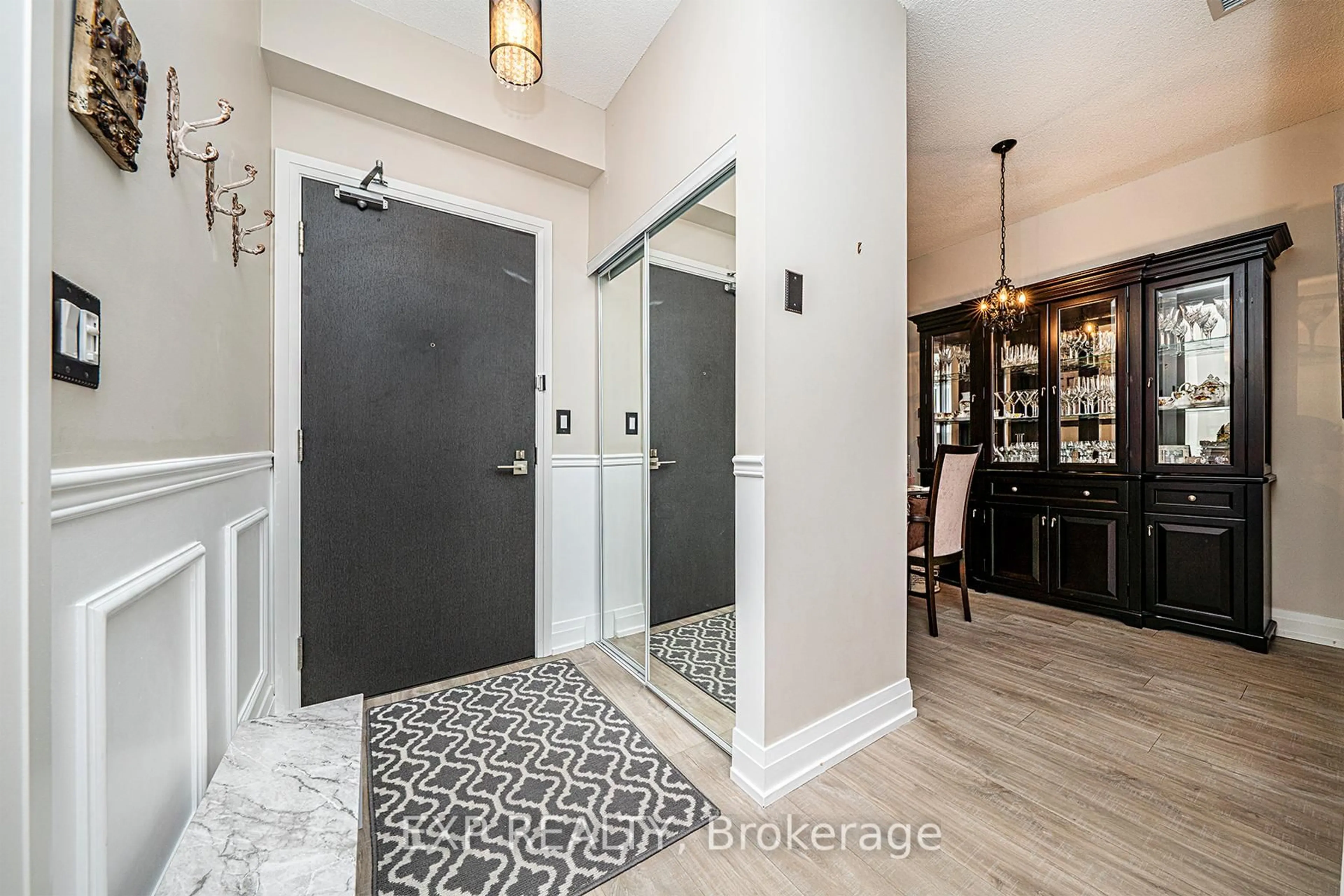 Indoor entryway for 3600 Highway 7 #606, Vaughan Ontario L4L 0G8