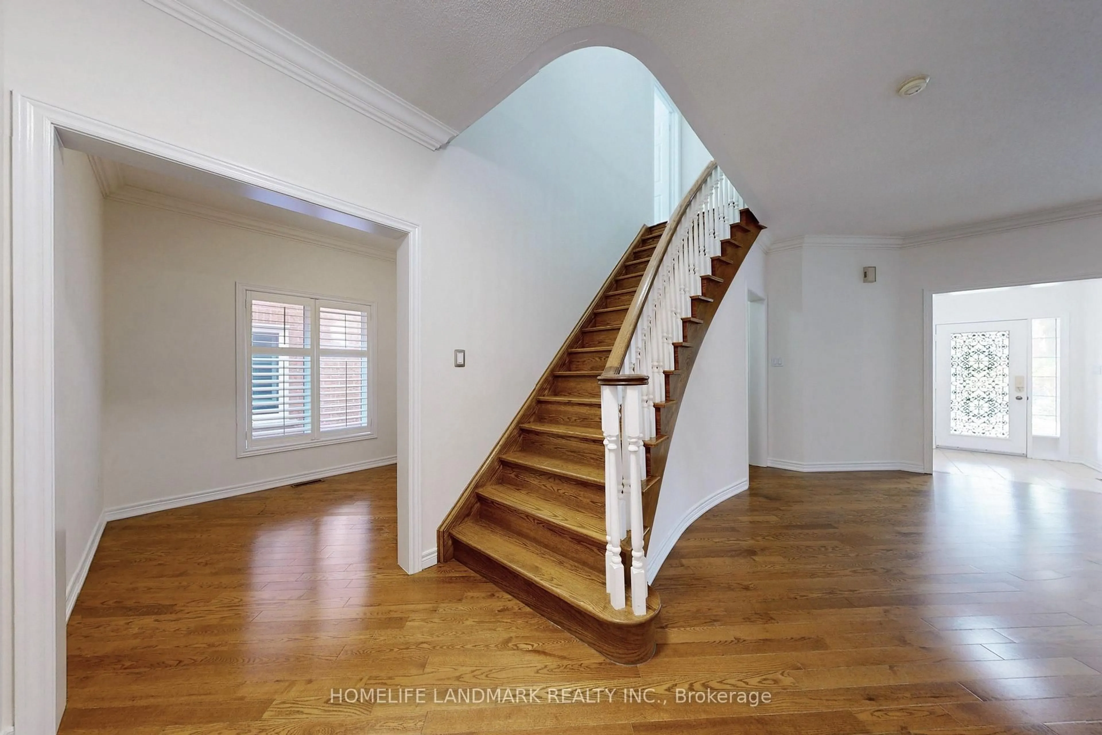 Stairs for 73 Richvalley Cres, Richmond Hill Ontario L4E 4C8