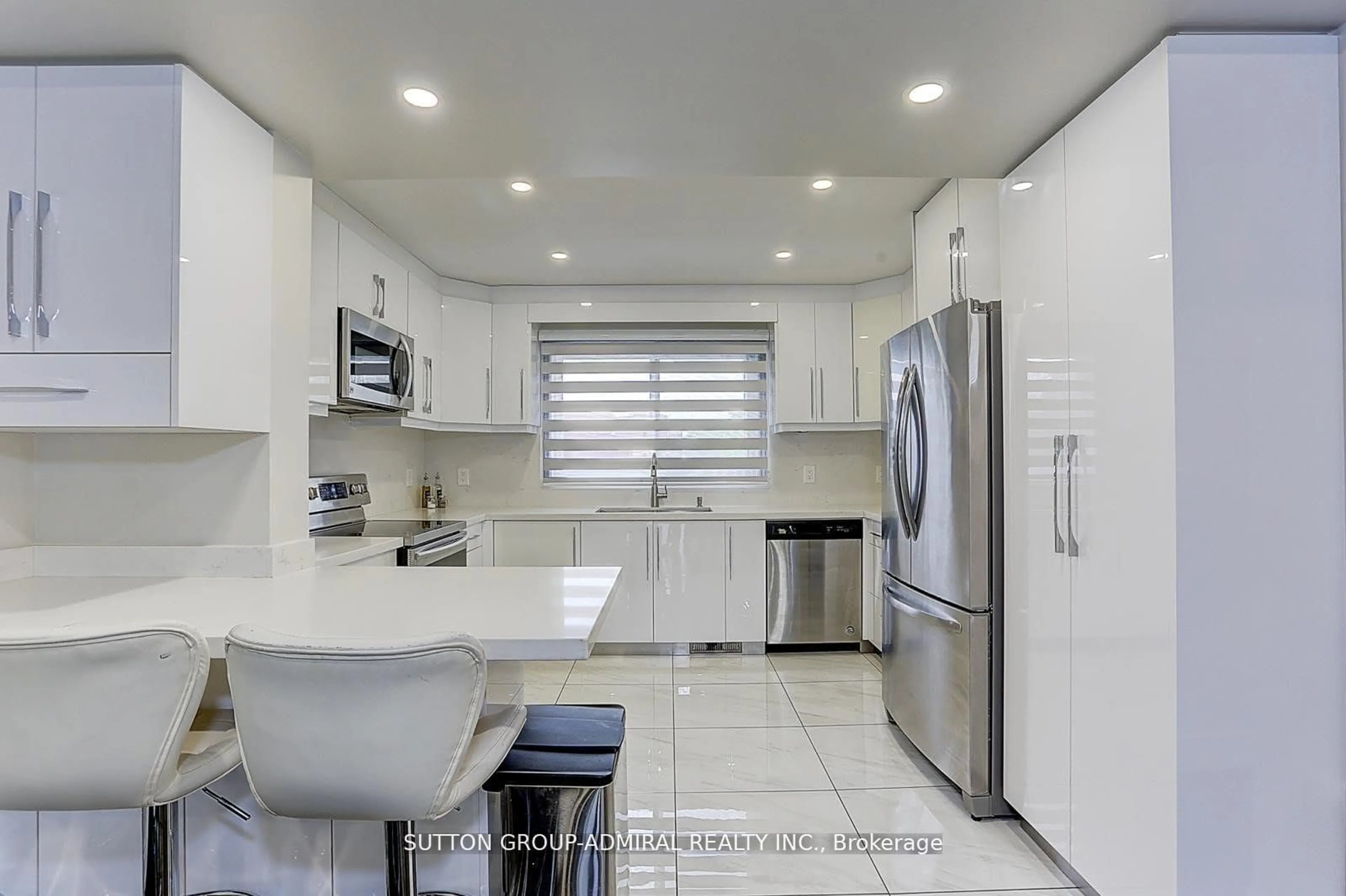 Unknown for 52 Chabad Gate, Vaughan Ontario L4J 2R3