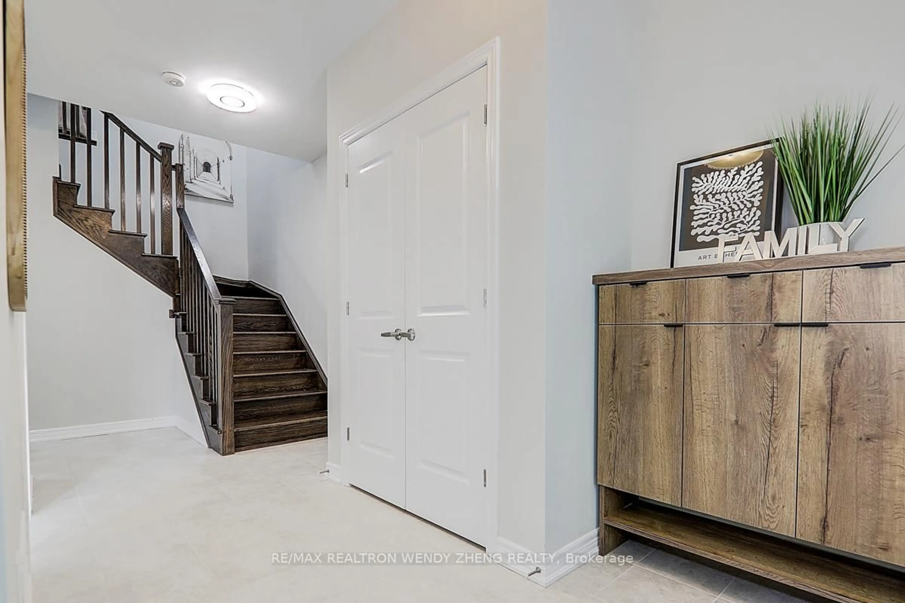 Indoor entryway for 244 Rustle Woods Ave, Markham Ontario L6B 1R3