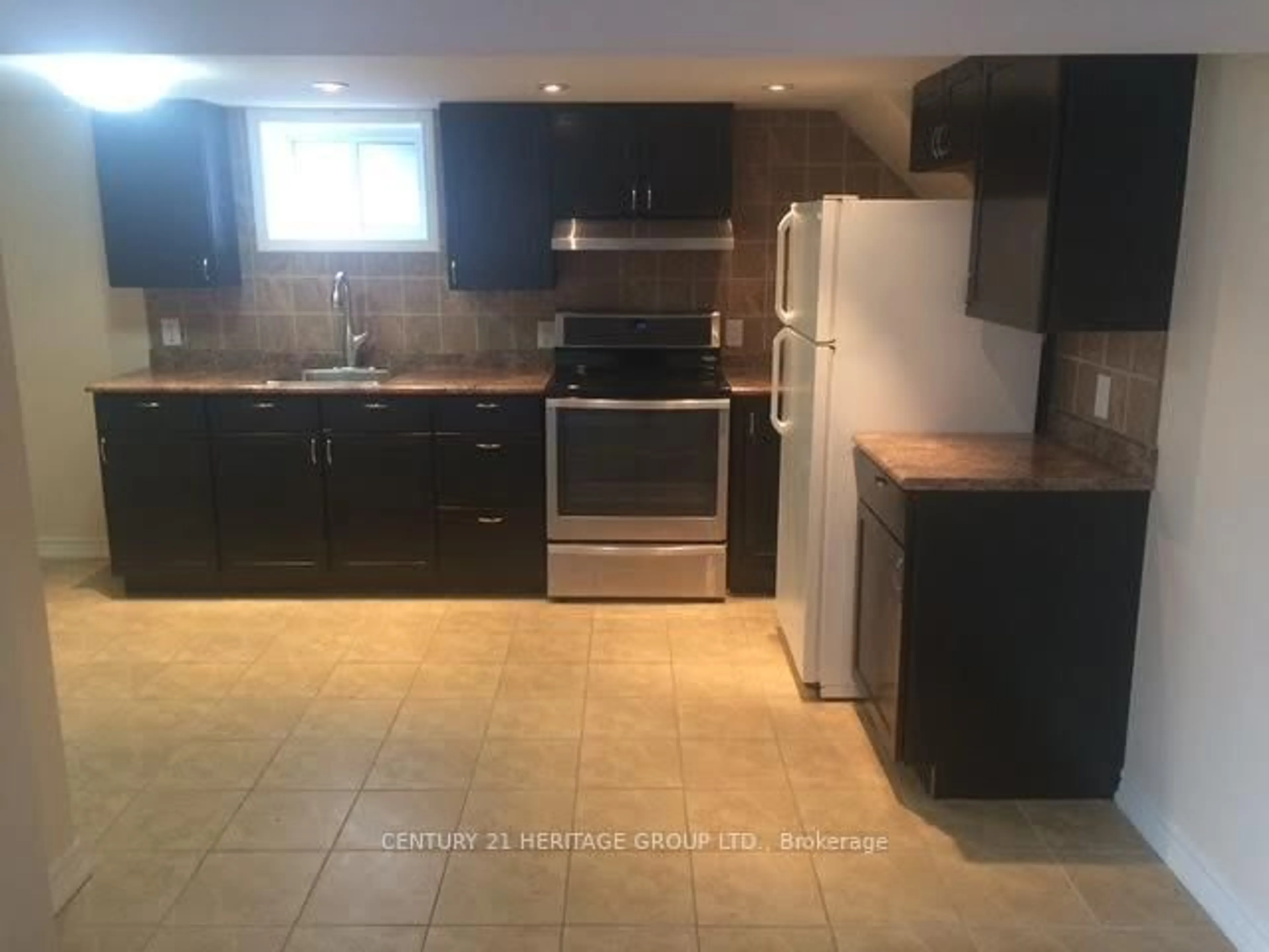 Unknown for 130 Sheldon Ave, Newmarket Ontario L3Y 2V7