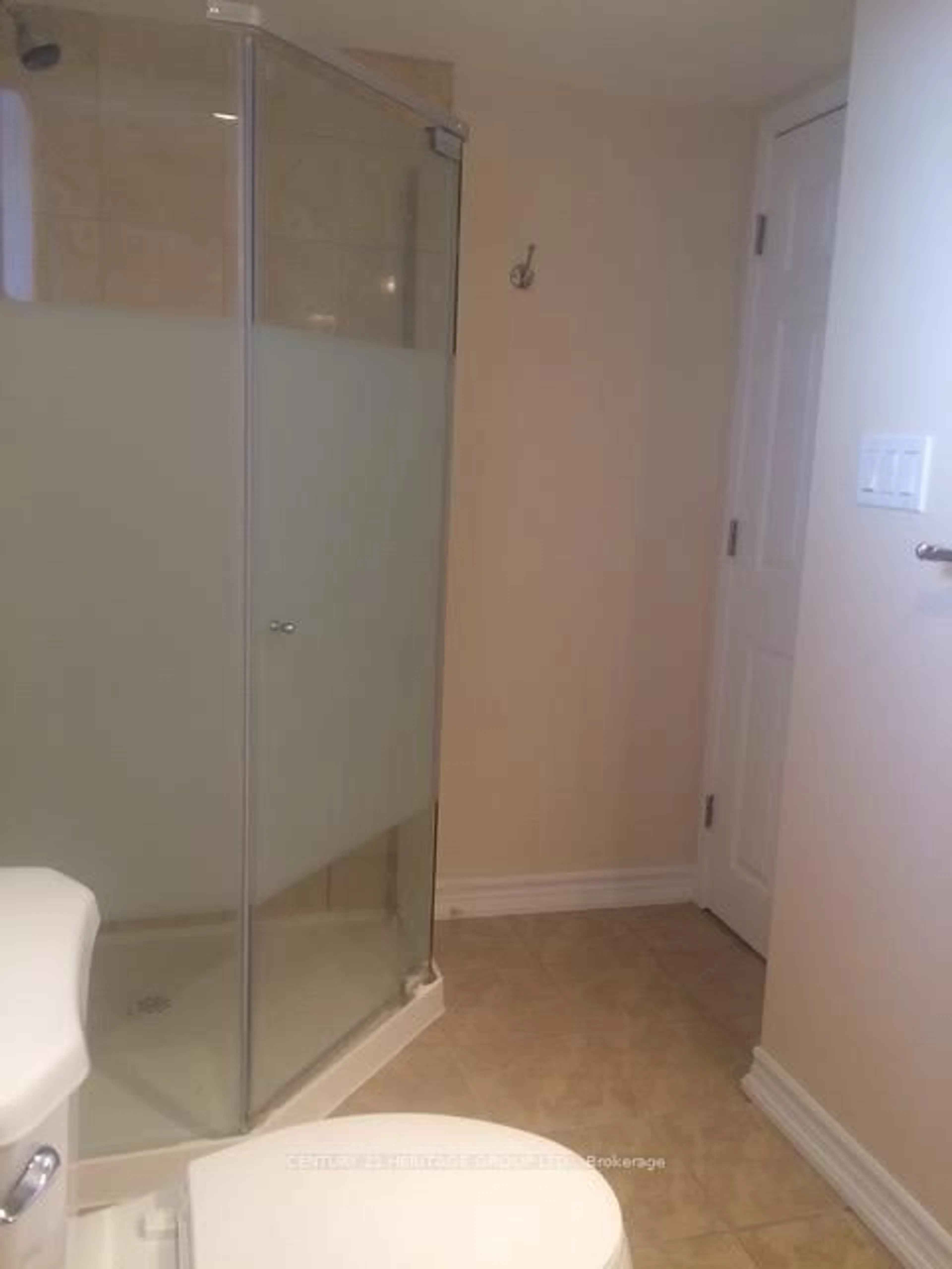 A pic of a room for 130 Sheldon Ave, Newmarket Ontario L3Y 2V7