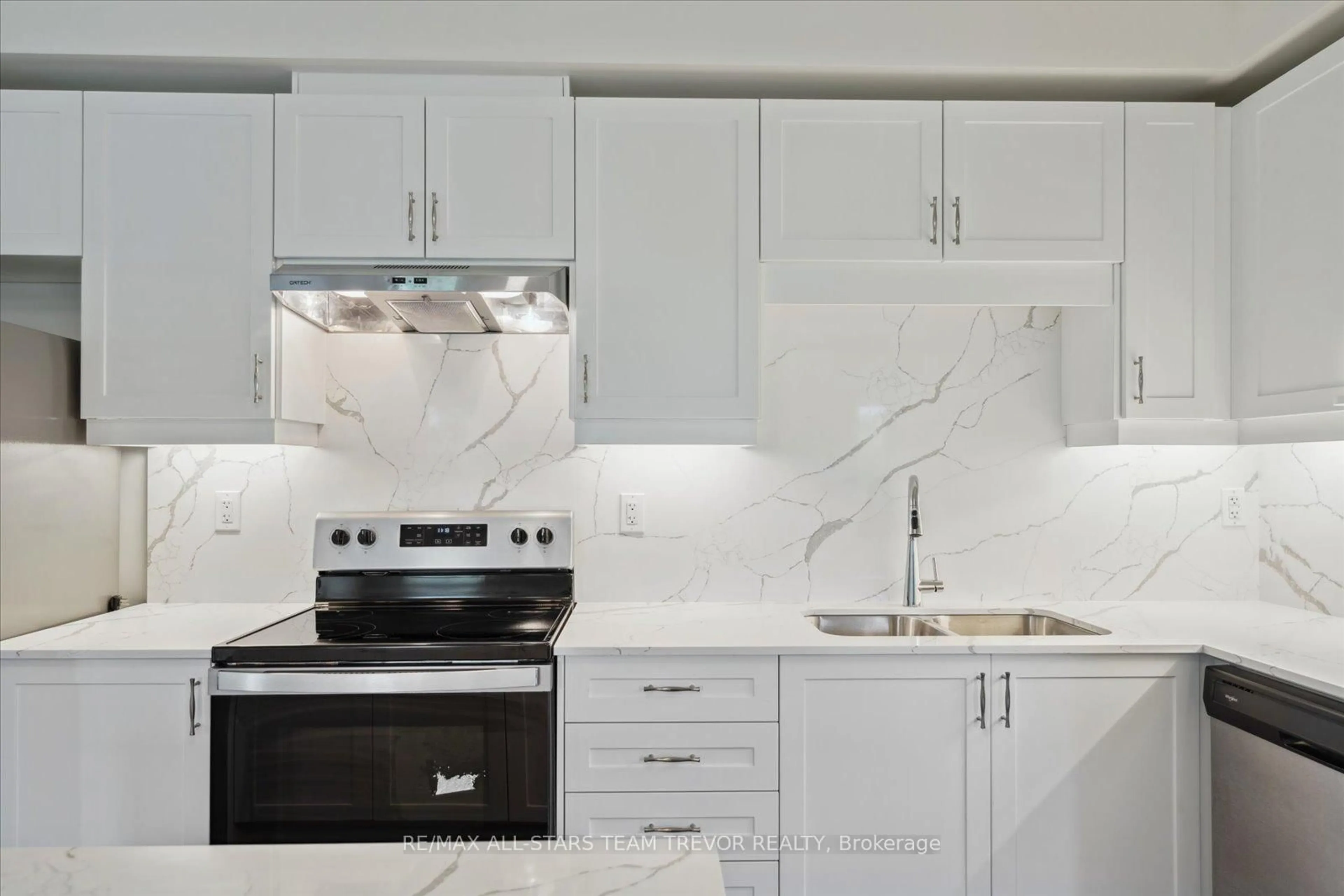 Unknown for 110 Grew Blvd #306, Georgina Ontario L0E 1L0