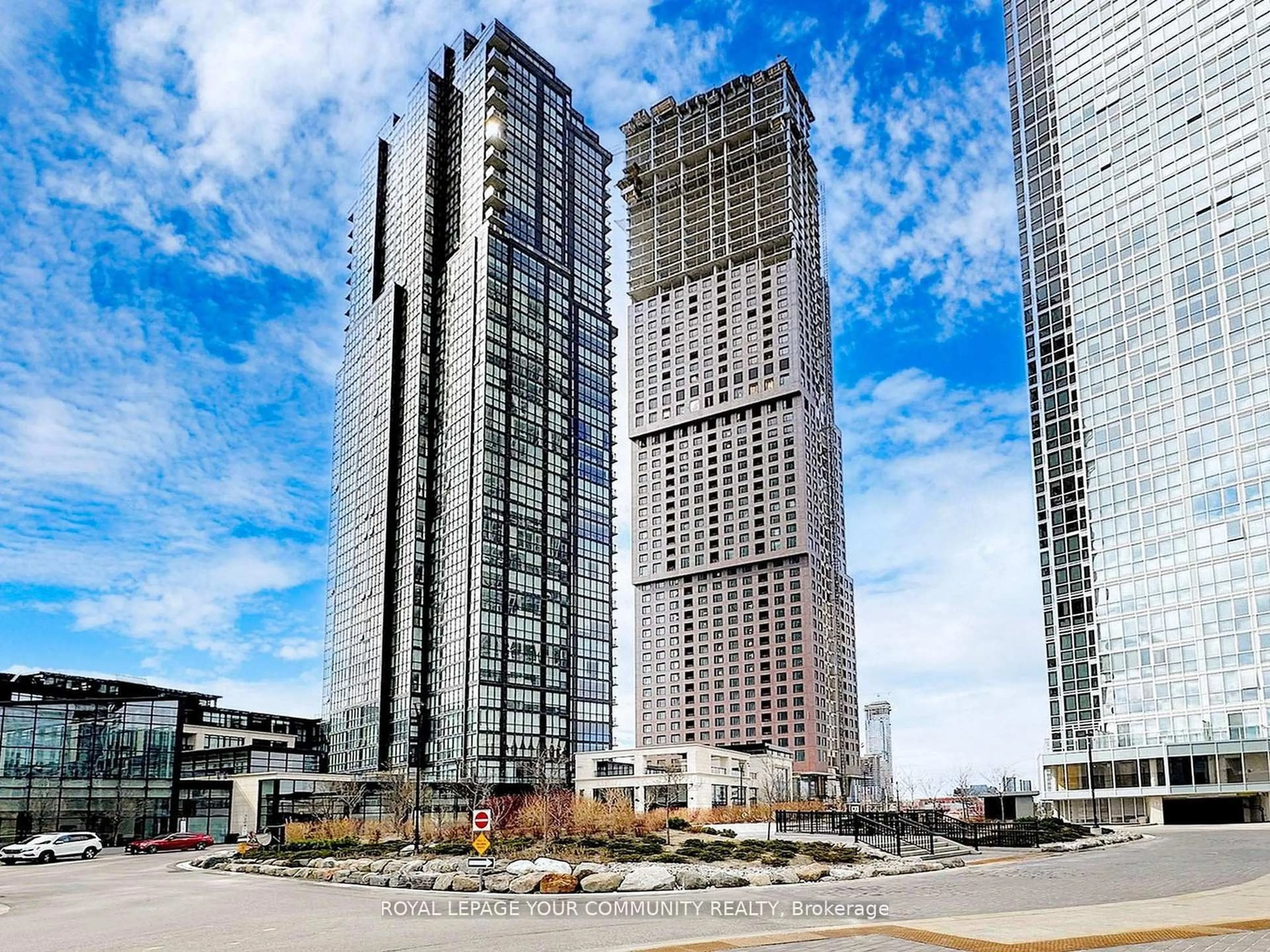 Indoor foyer for 2908 Highway 7 #3306, Vaughan Ontario L4K 0K5
