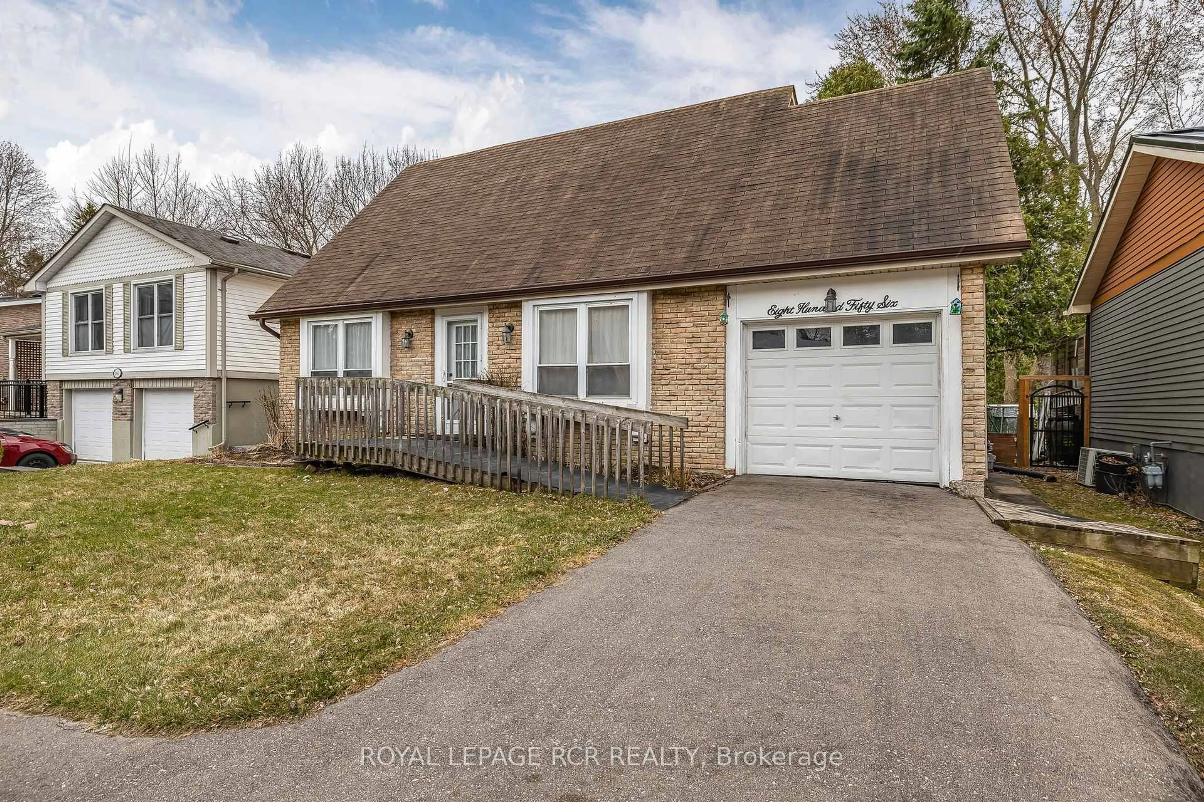 Unknown for 856 Magnolia Ave, Newmarket Ontario L3Y 3C7