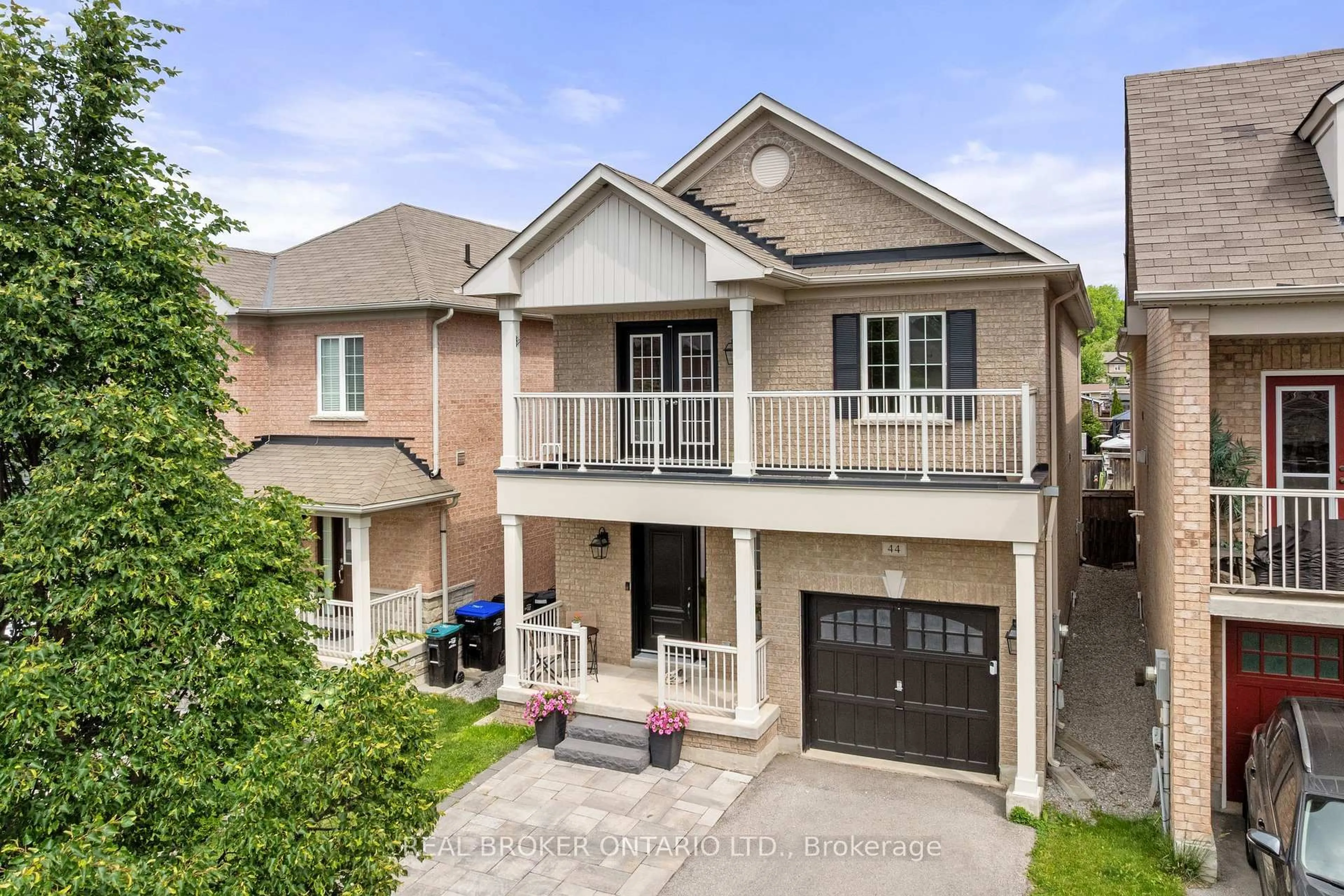 Home with brick exterior material, street for 44 Mckenzie Way, Bradford West Gwillimbury Ontario L3Z 0K1