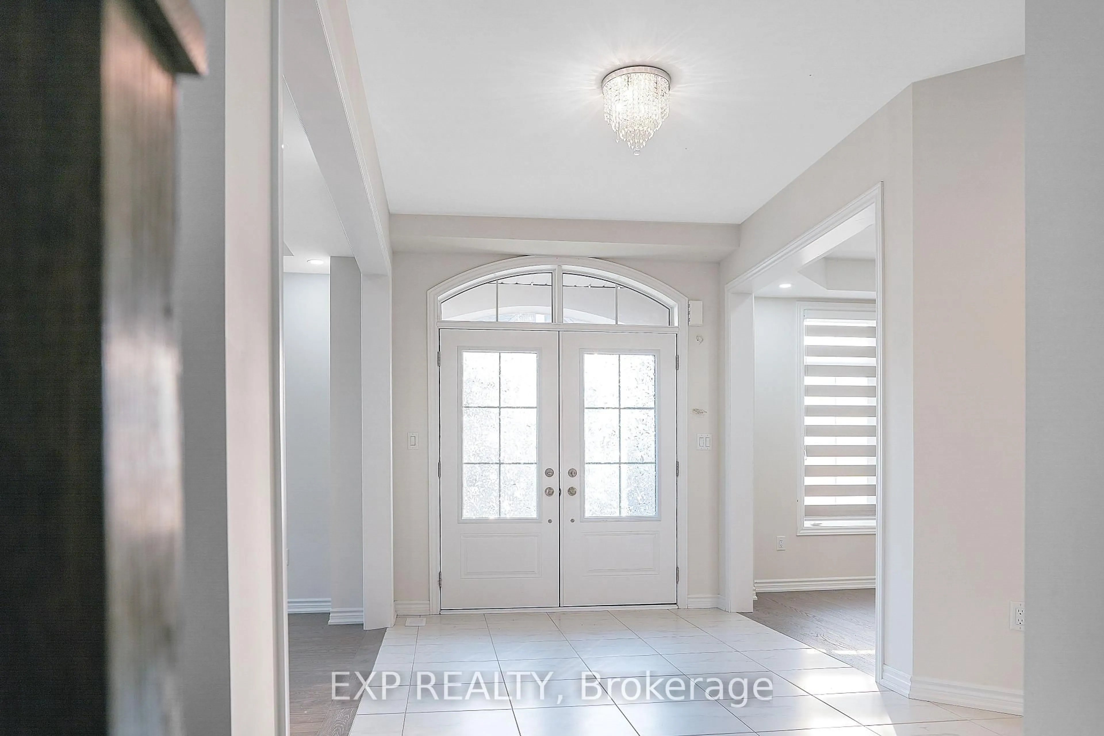 Indoor entryway for 1120 WICKHAM Rd, Innisfil Ontario L9S 0P8