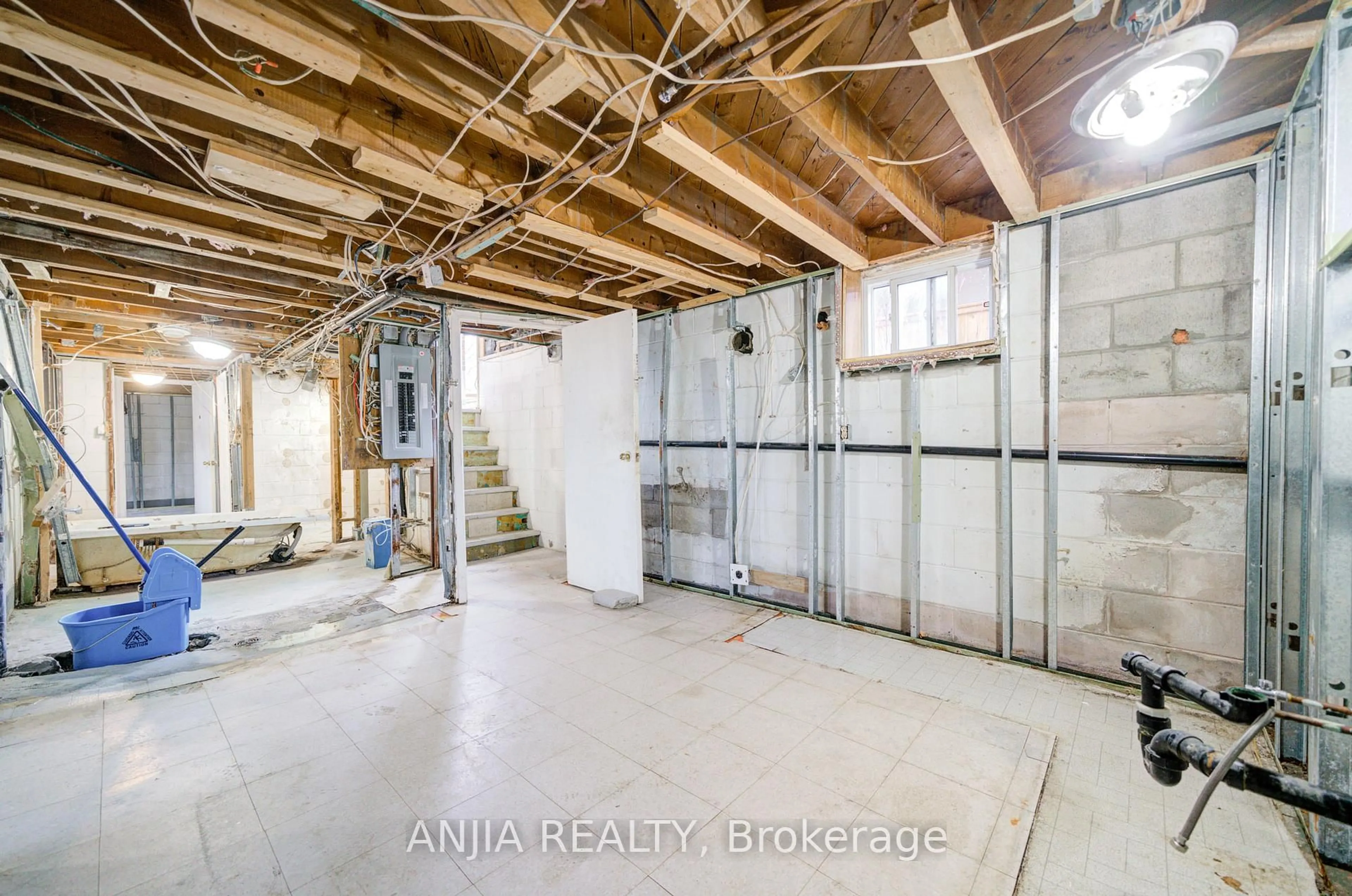 Unknown for 27 Jonquil Cres, Markham Ontario L3P 1T3