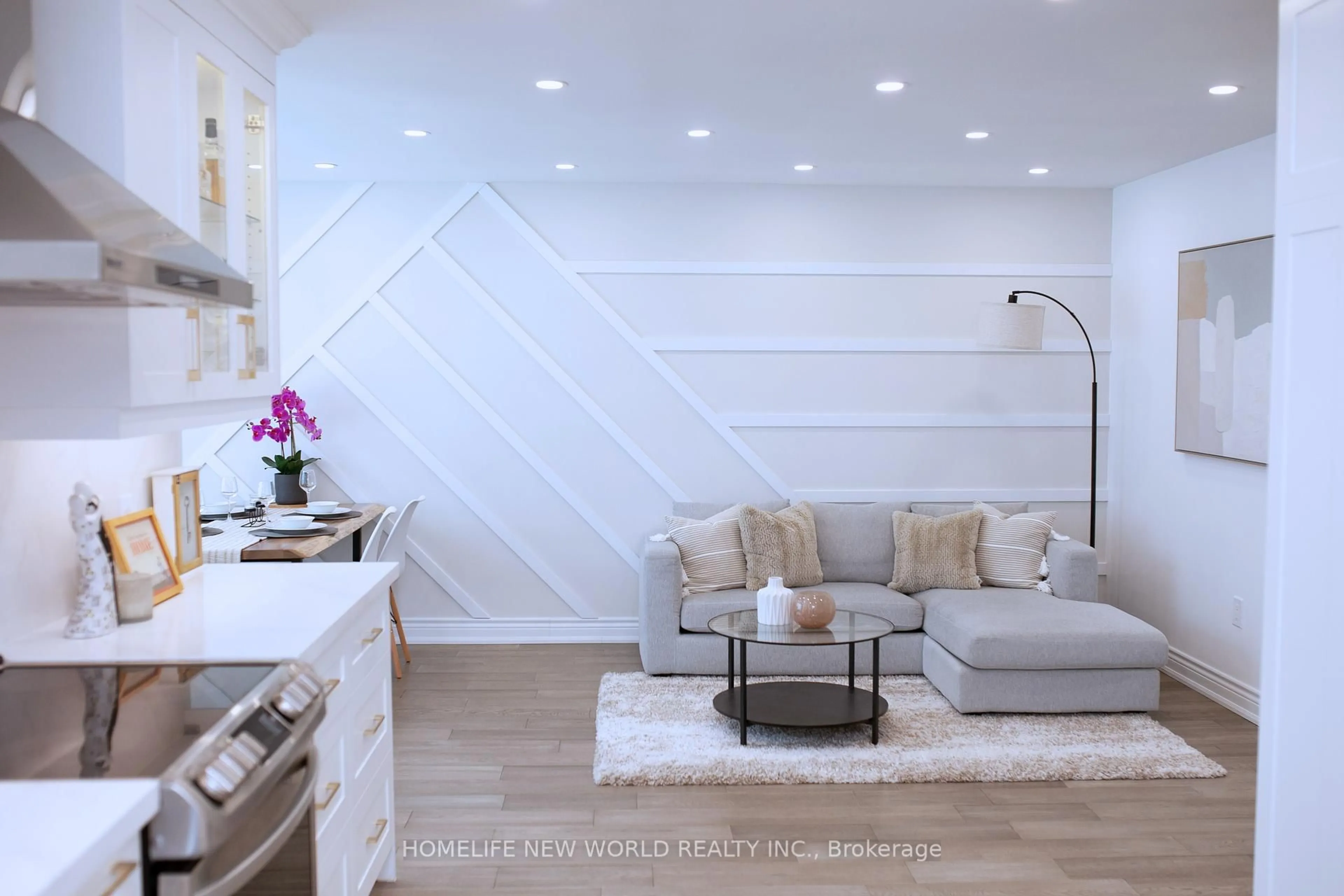 Living room with furniture, unknown for 246 Taylor Mills Dr, Richmond Hill Ontario L4C 2S6