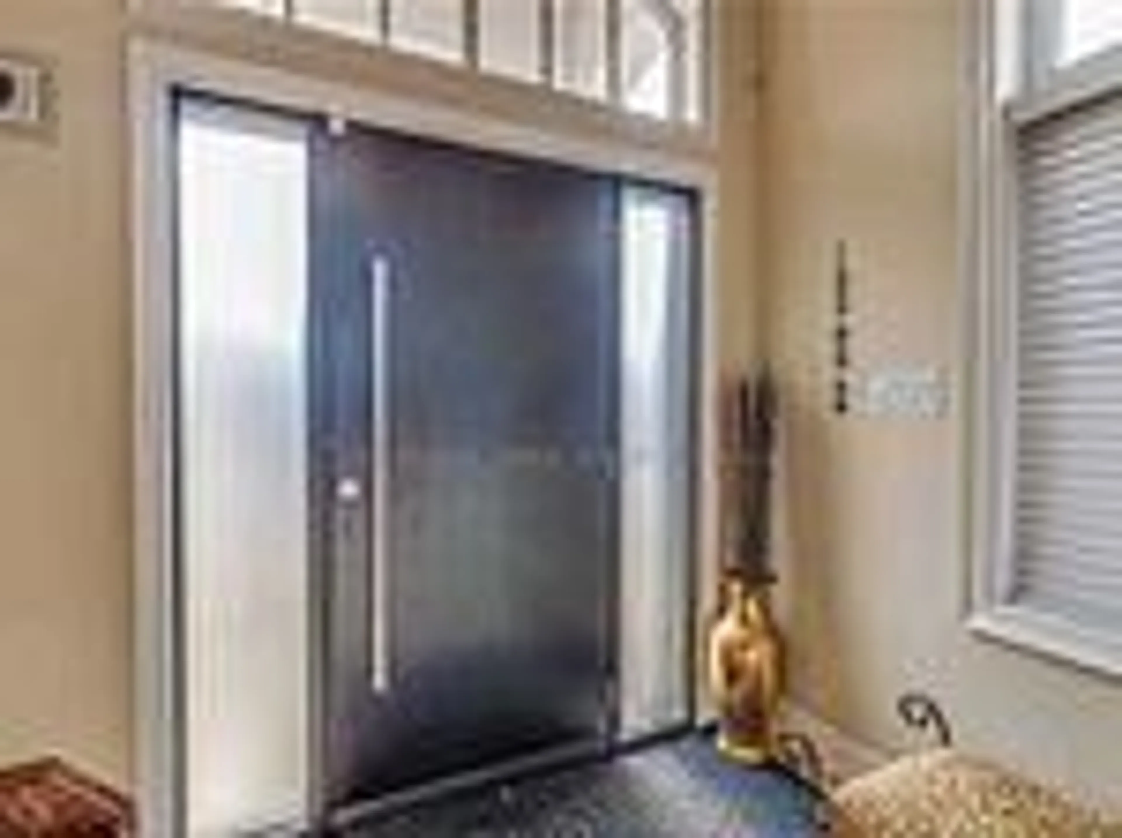 Indoor entryway for 305 Ilan Ramon Blvd, Vaughan Ontario L6A 0W4
