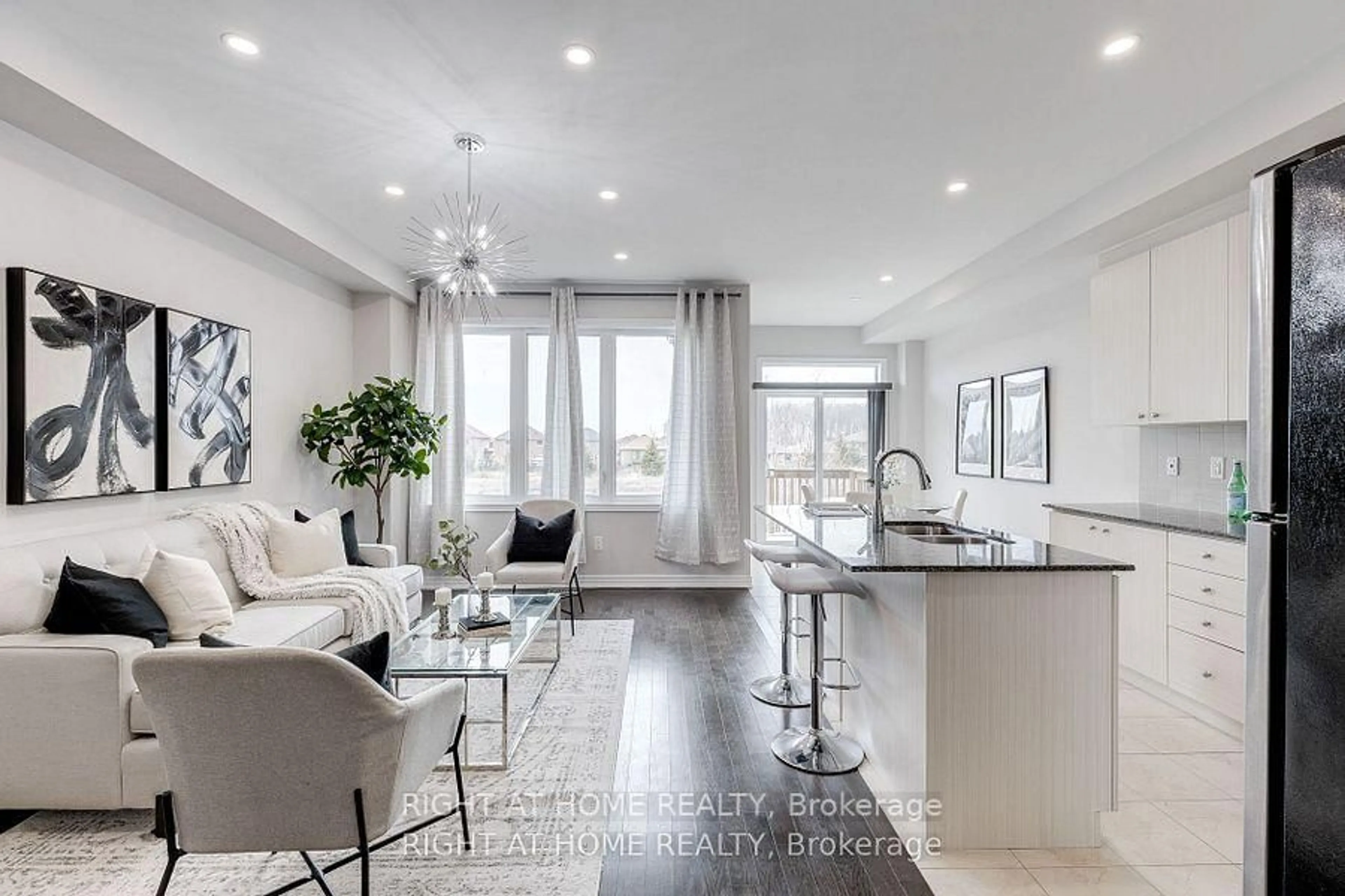 Open concept kitchen, unknown for 2017 Mullen St, Innisfil Ontario L9S 0J8