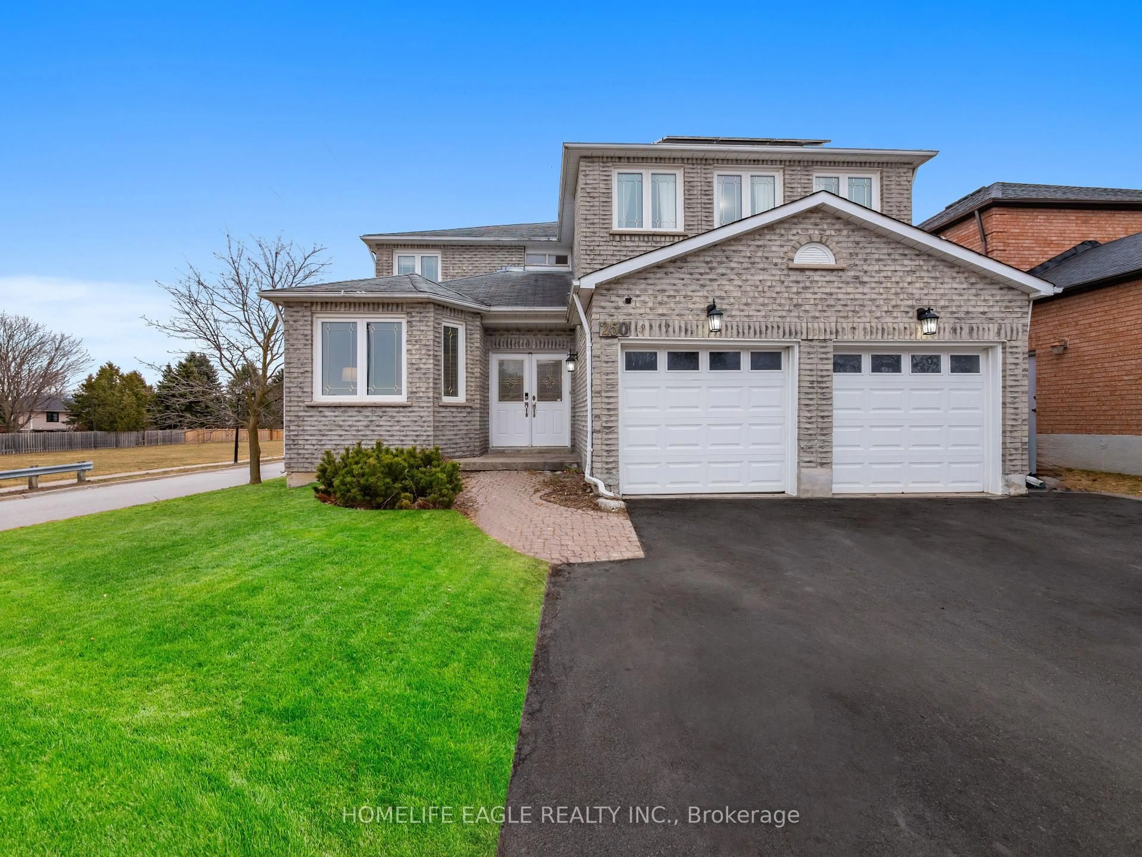 Home with vinyl exterior material, street for 250 Alex Doner Dr, Newmarket Ontario L3X 1A8