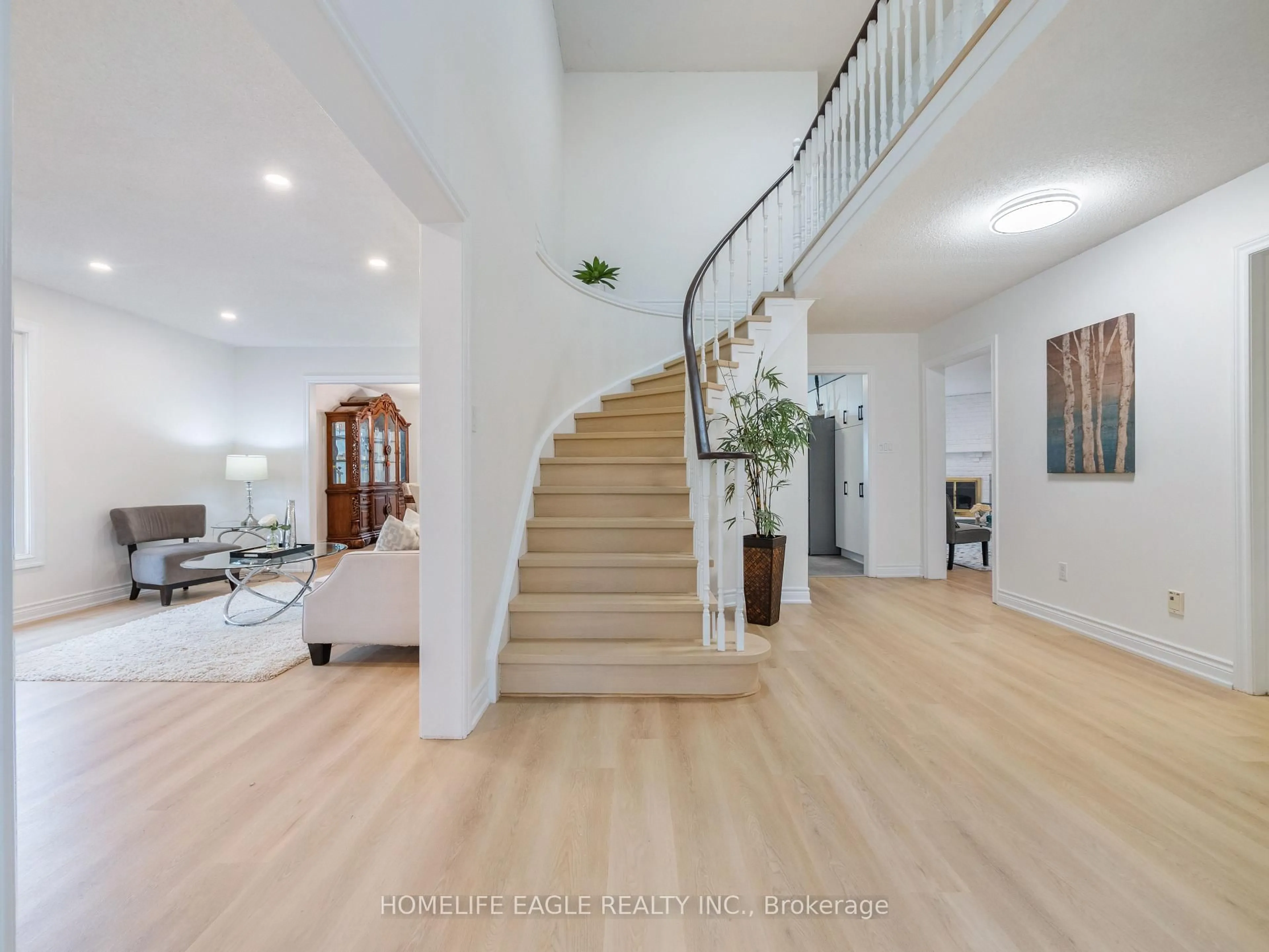 Unknown for 250 Alex Doner Dr, Newmarket Ontario L3X 1A8