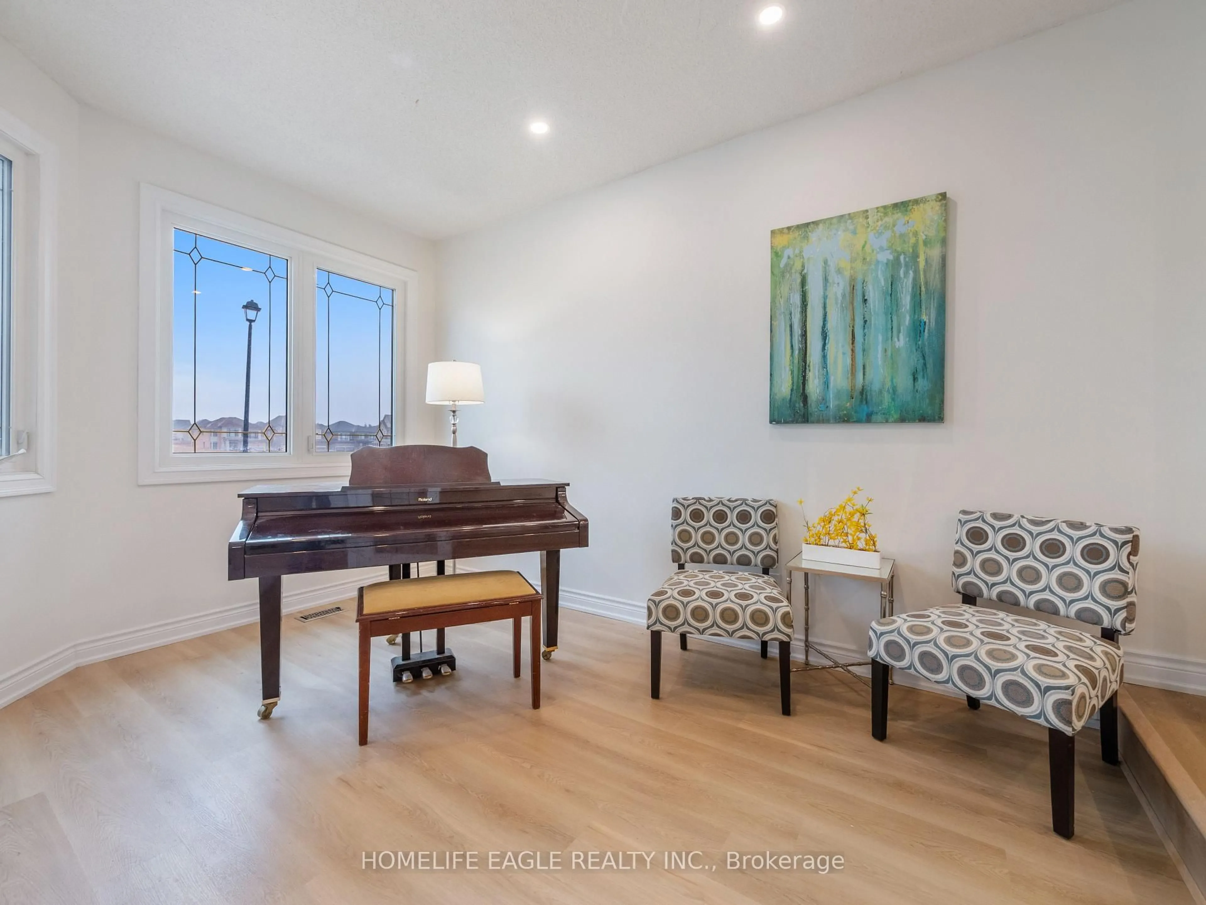 Unknown for 250 Alex Doner Dr, Newmarket Ontario L3X 1A8
