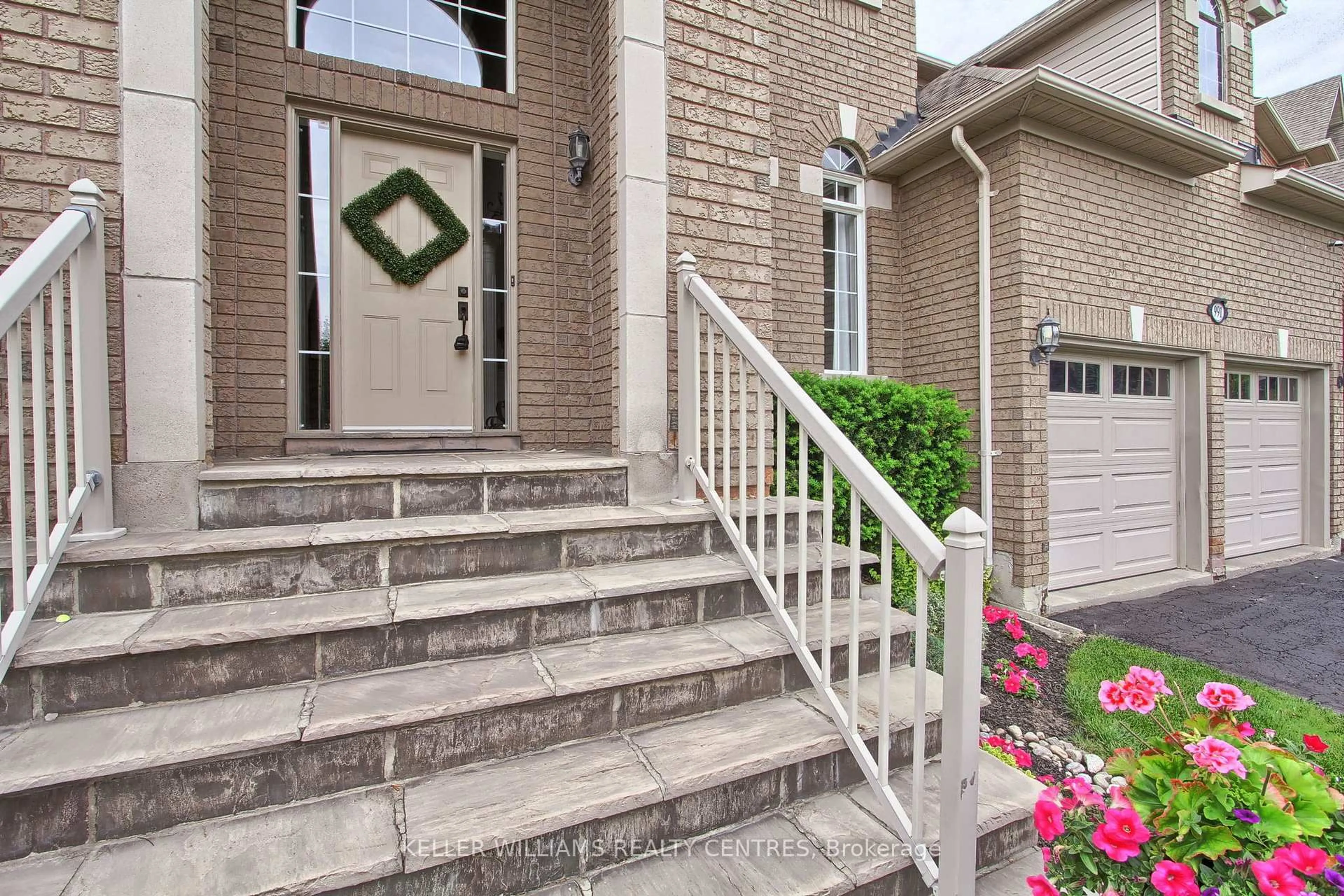 Home with brick exterior material, street for 991 Ivsbridge Blvd, Newmarket Ontario L3X 2A2