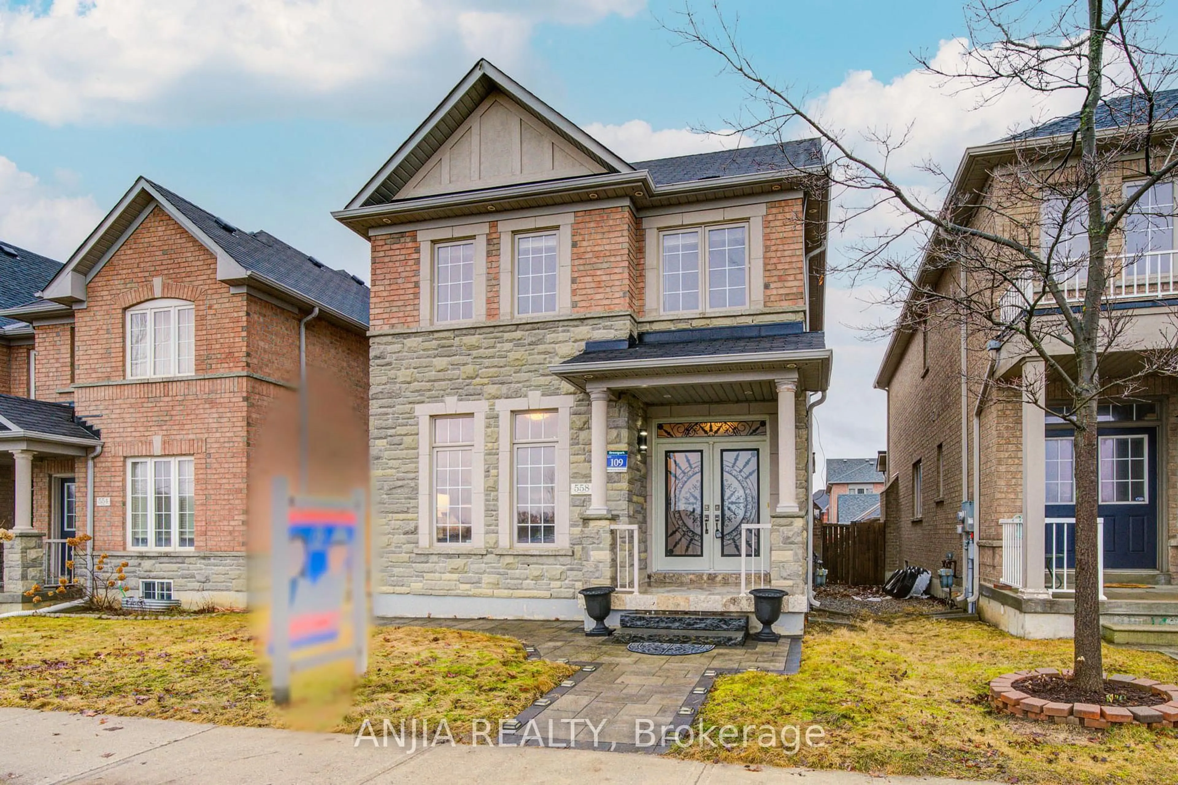Home with brick exterior material, street for 558 Hoover Park Dr, Whitchurch-Stouffville Ontario L4A 0S8
