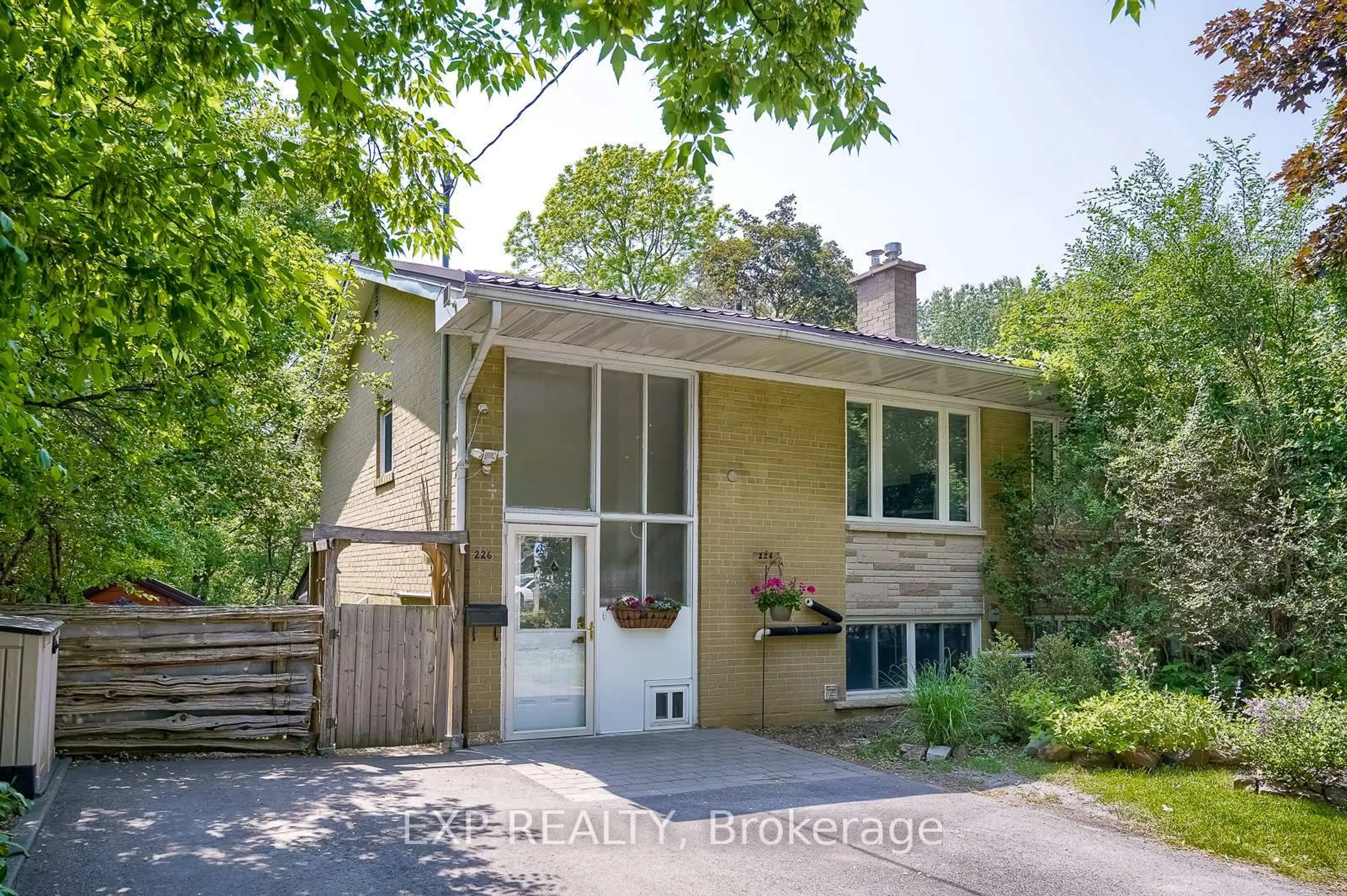 Unknown for 226 Cedar Ave, Richmond Hill Ontario L4C 2B2