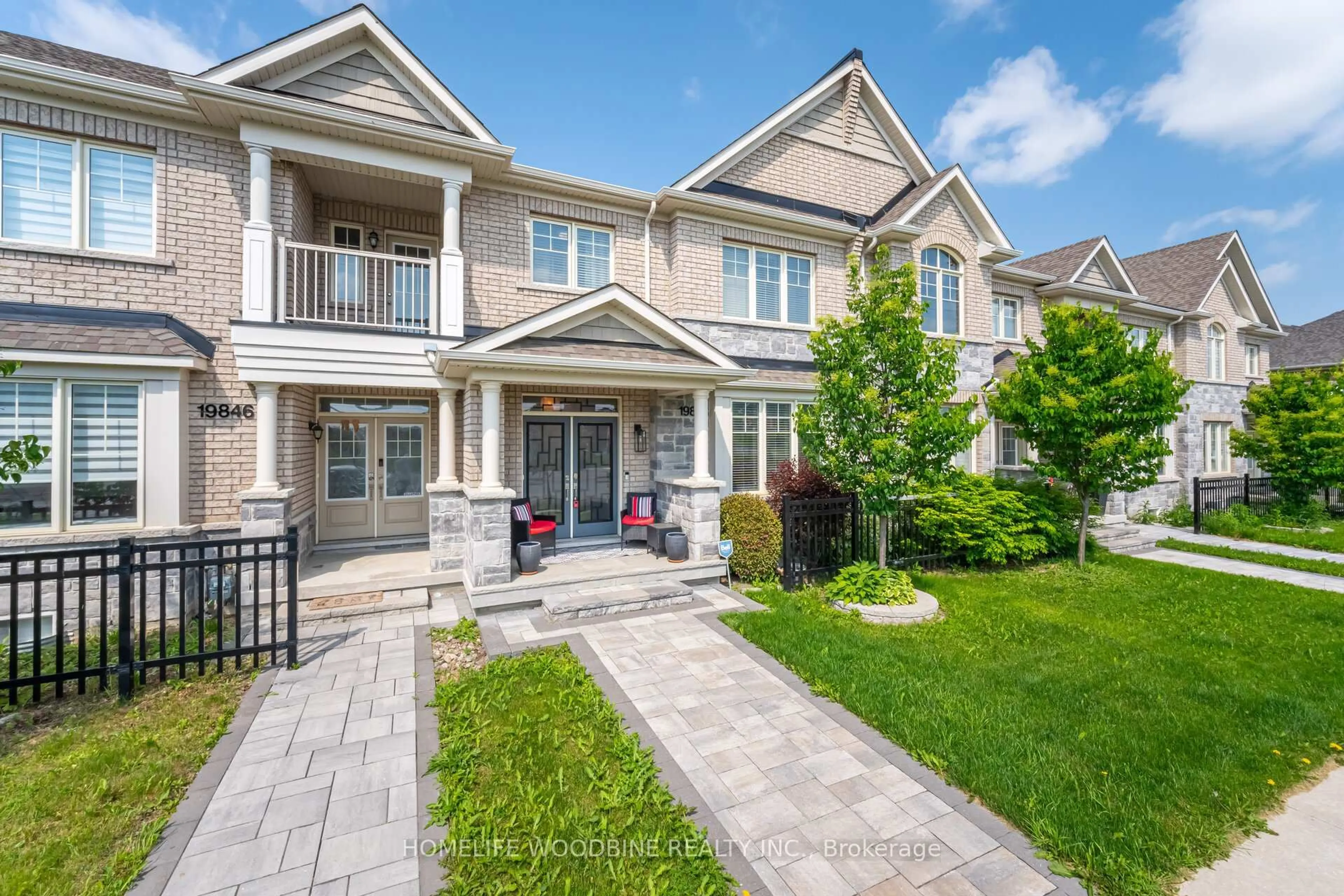 Home with brick exterior material, street for 19848 Leslie St, East Gwillimbury Ontario L9N 0R9