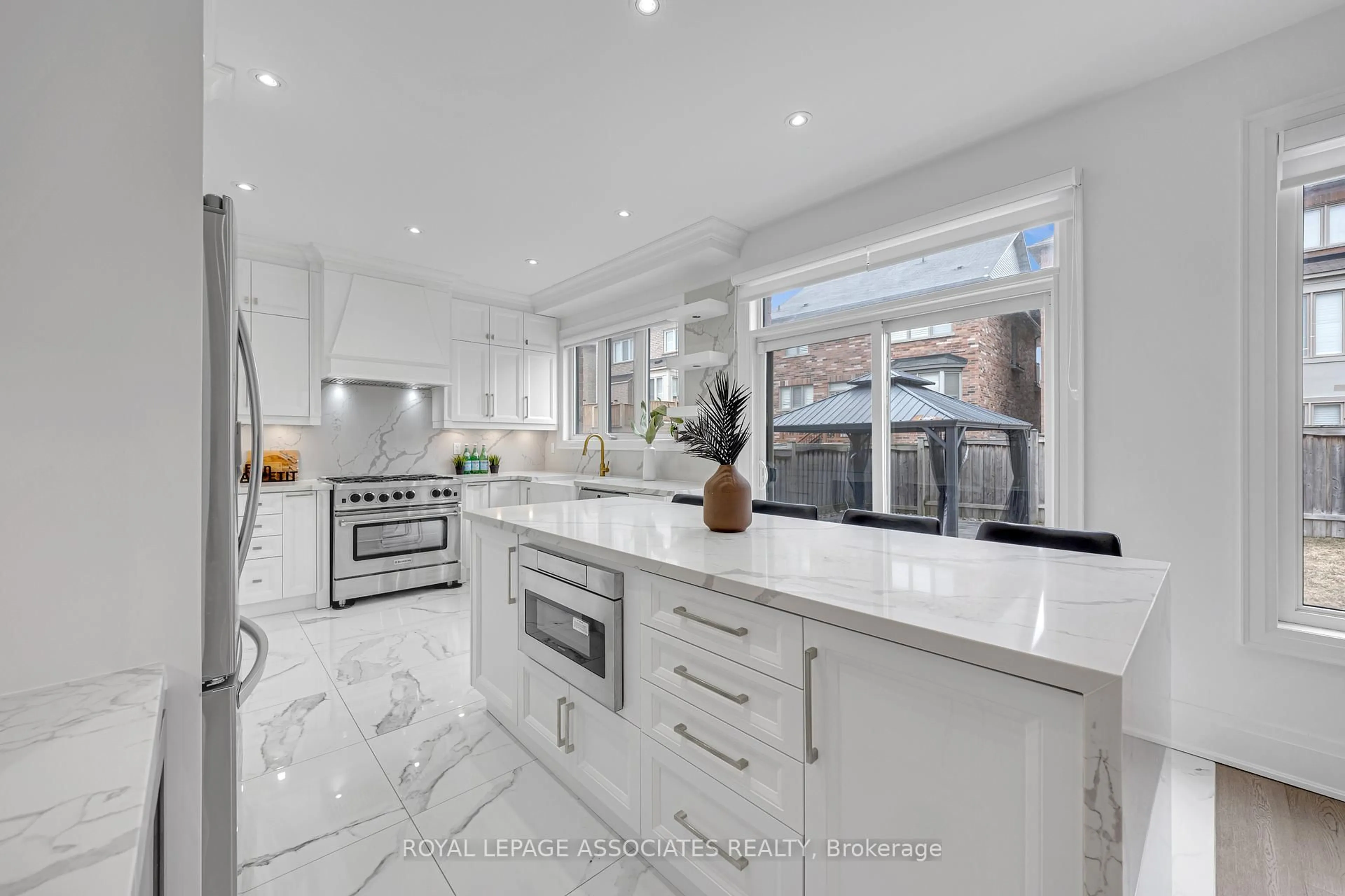 Contemporary kitchen, ceramic/tile floor for 66 Philip Brown Ave, Whitchurch-Stouffville Ontario L4A 1S7