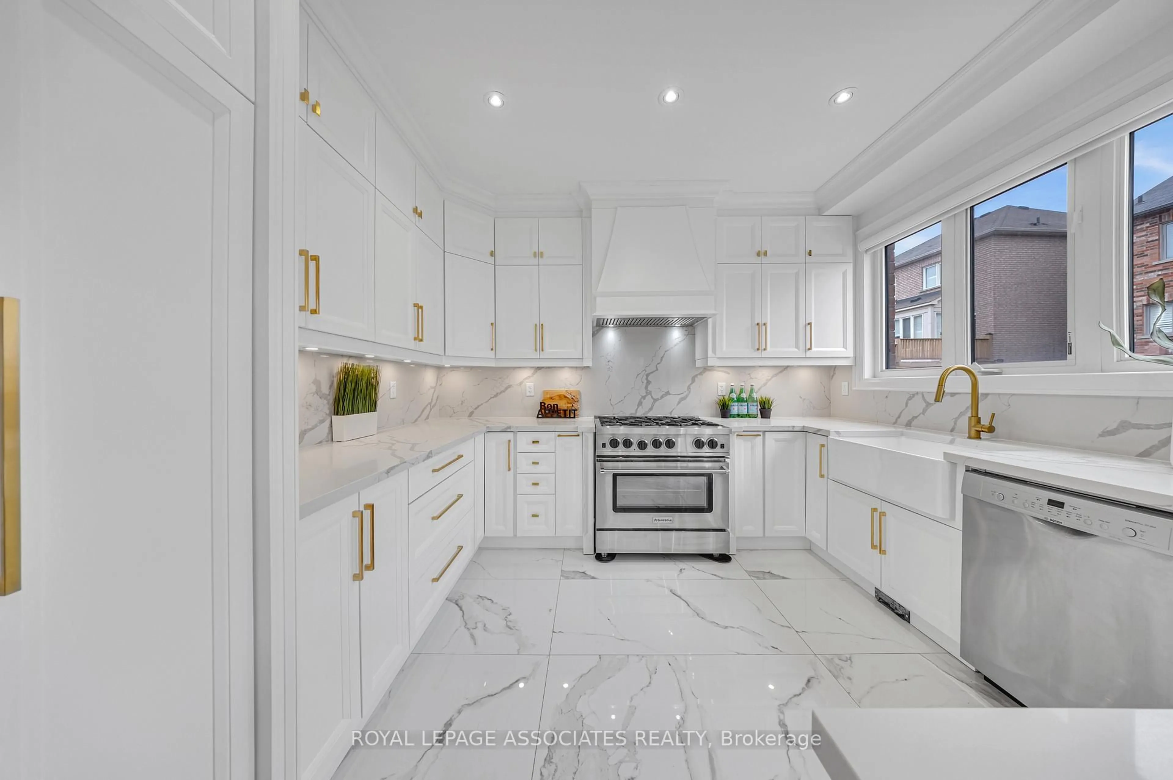Contemporary kitchen, ceramic/tile floor for 66 Philip Brown Ave, Whitchurch-Stouffville Ontario L4A 1S7