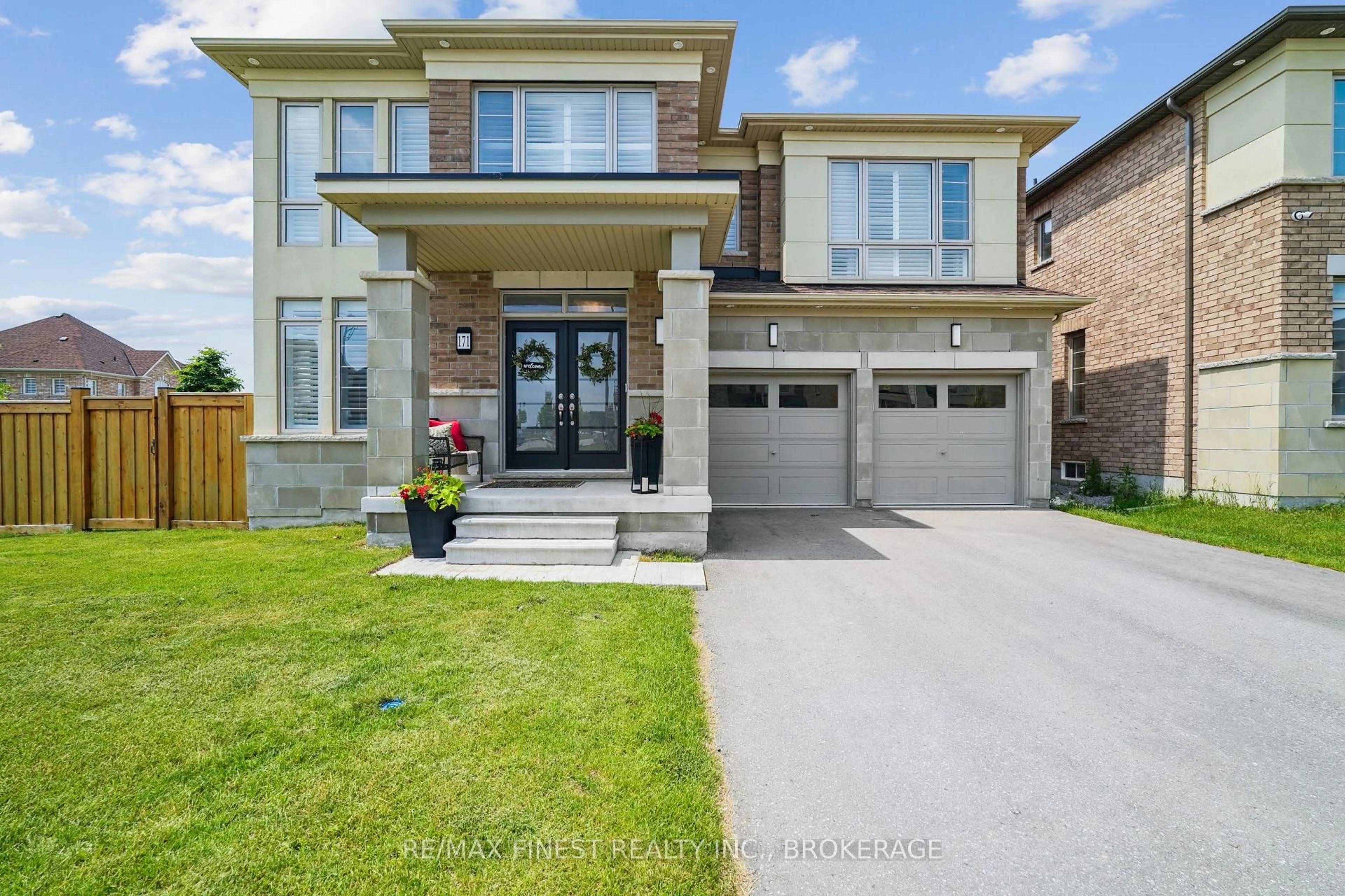 Home with brick exterior material, street for 171 Frederick Pearson St, East Gwillimbury Ontario L9N 0Y8