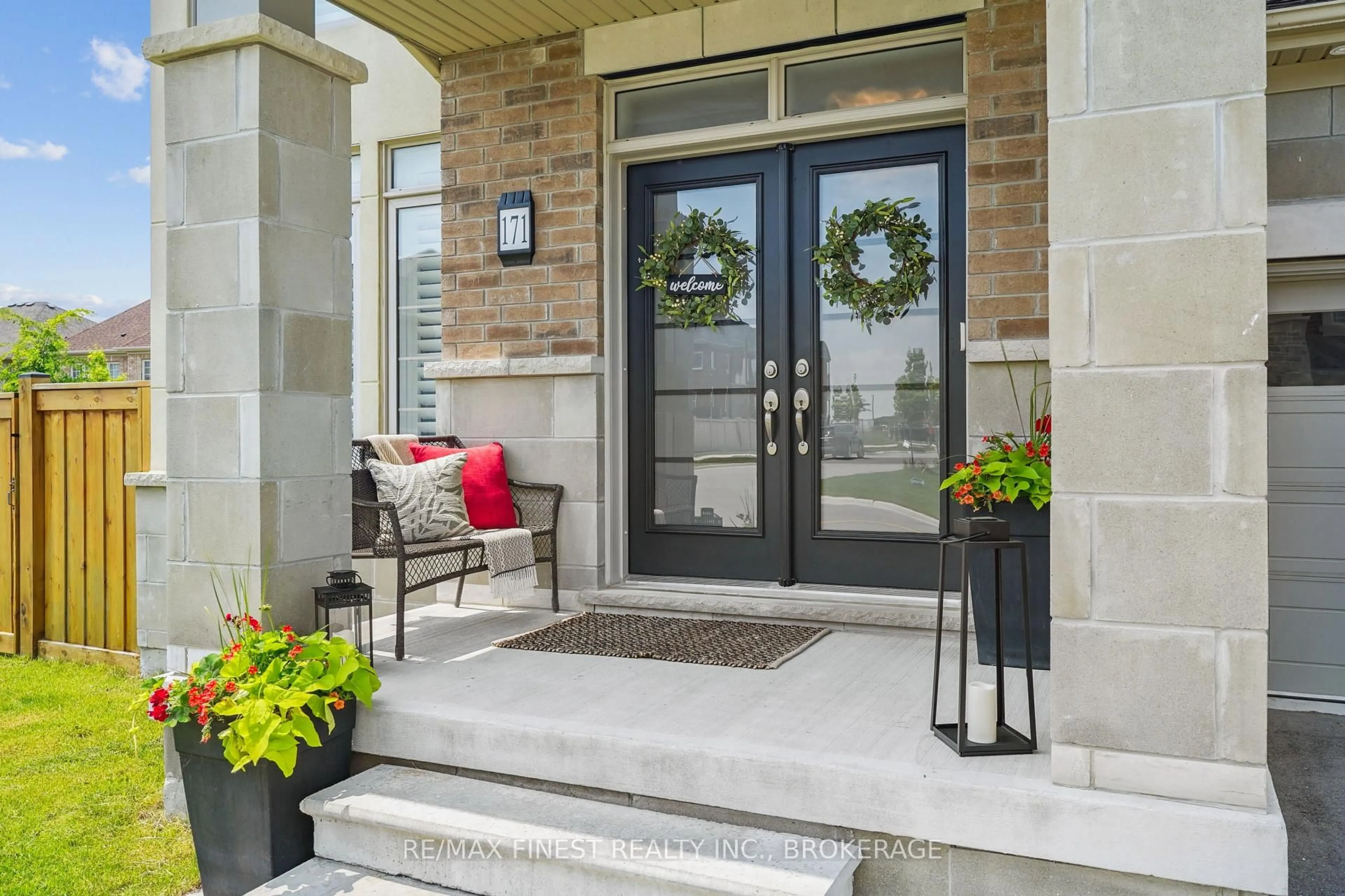Indoor entryway for 171 Frederick Pearson St, East Gwillimbury Ontario L9N 0Y8