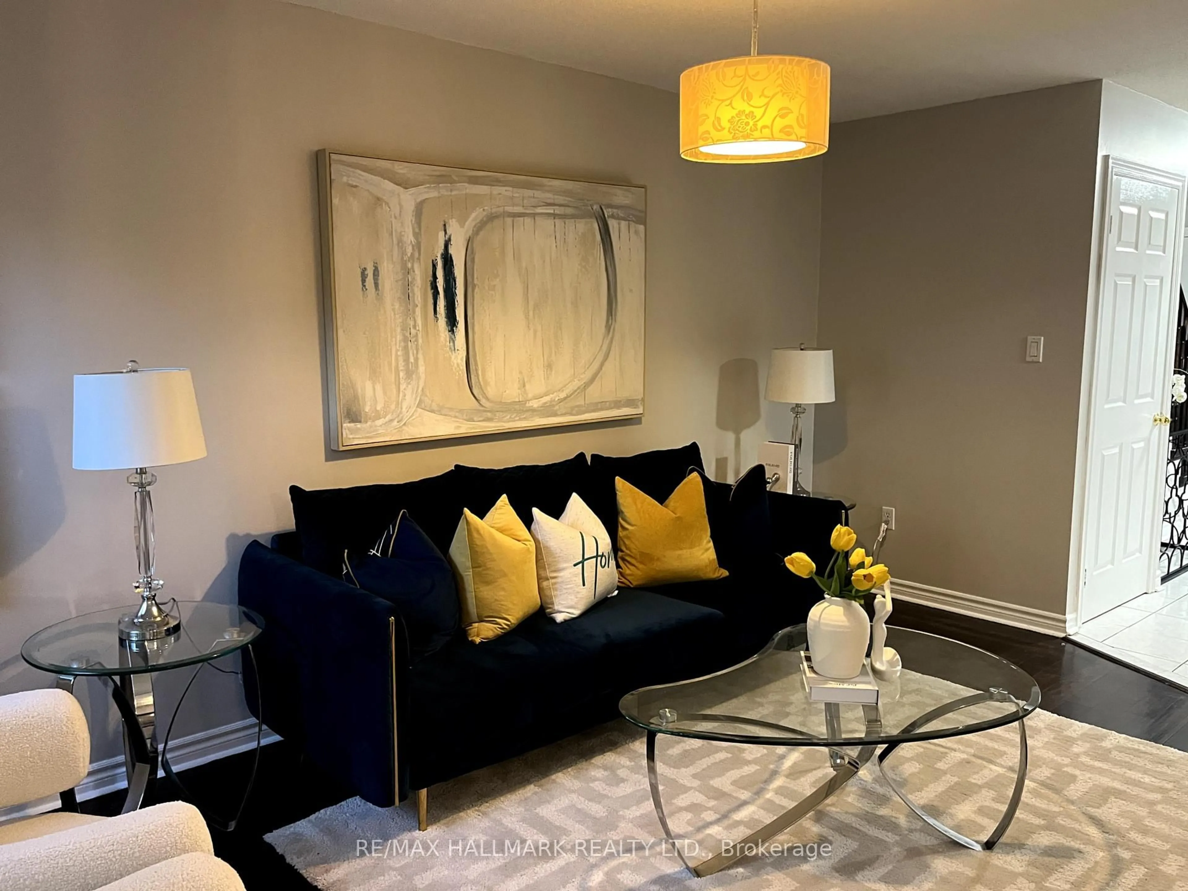 Living room with furniture, unknown for 137 Kimono Cres, Richmond Hill Ontario L4S 2A5