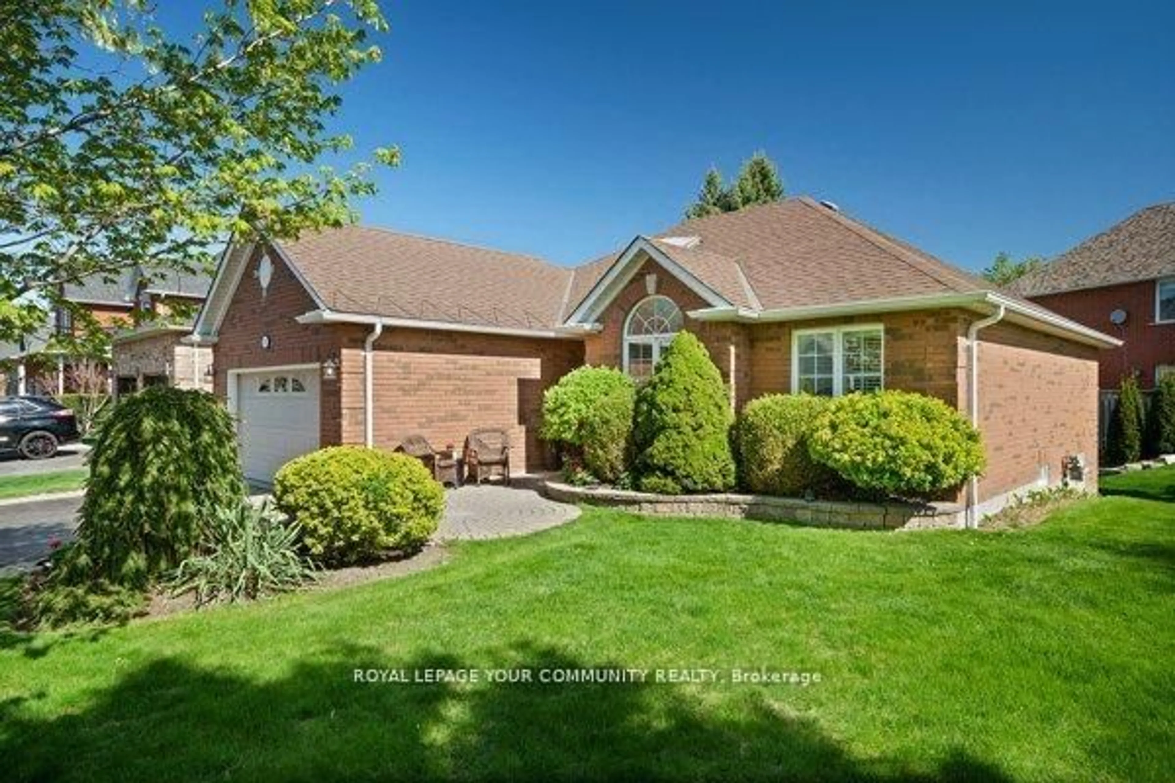 Home with brick exterior material, street for 851 Shadrach Dr, Newmarket Ontario L3X 2H2