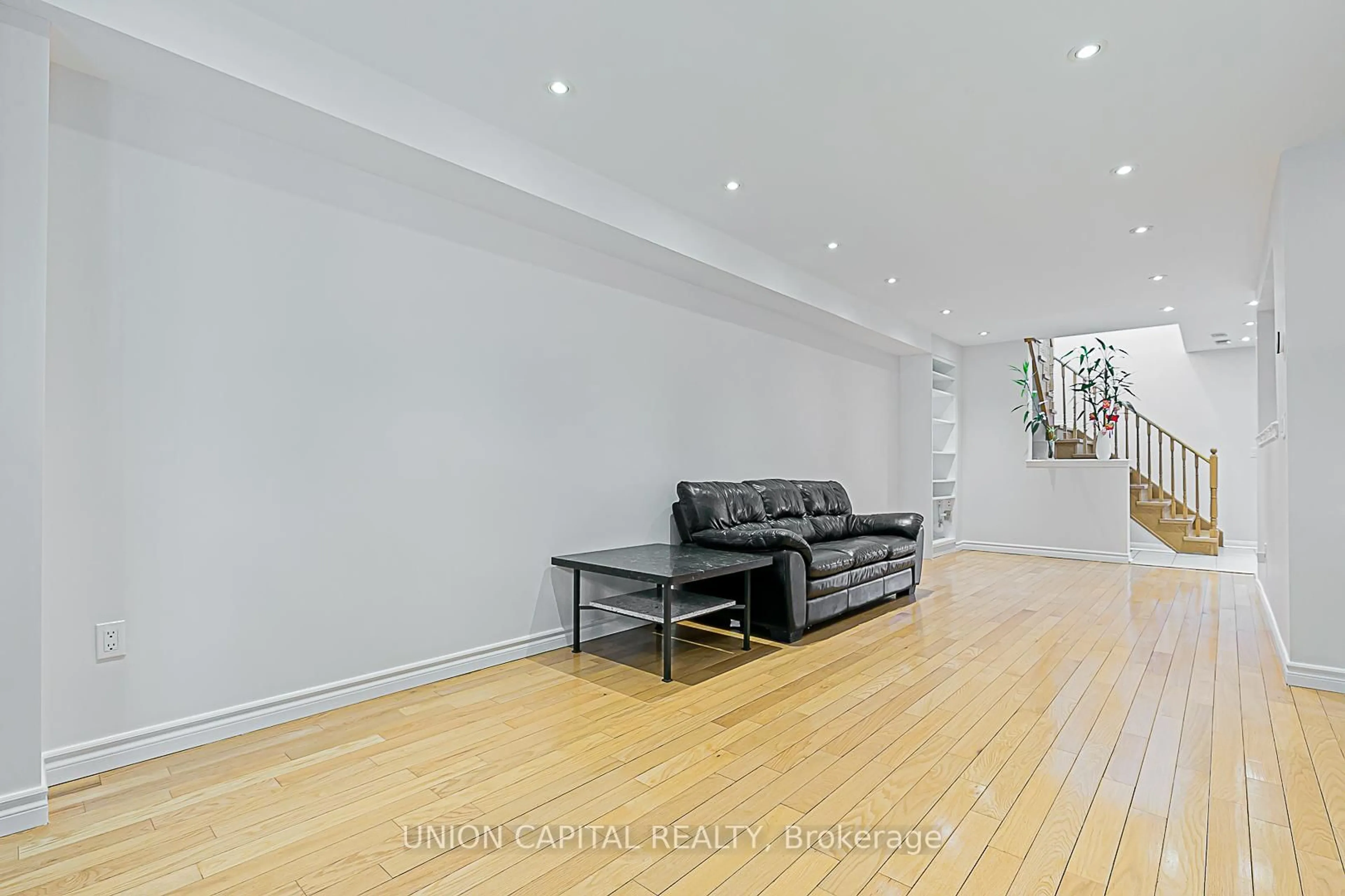 Living room with furniture, unknown for 533 Bur Oak Ave, Markham Ontario L6C 2S5