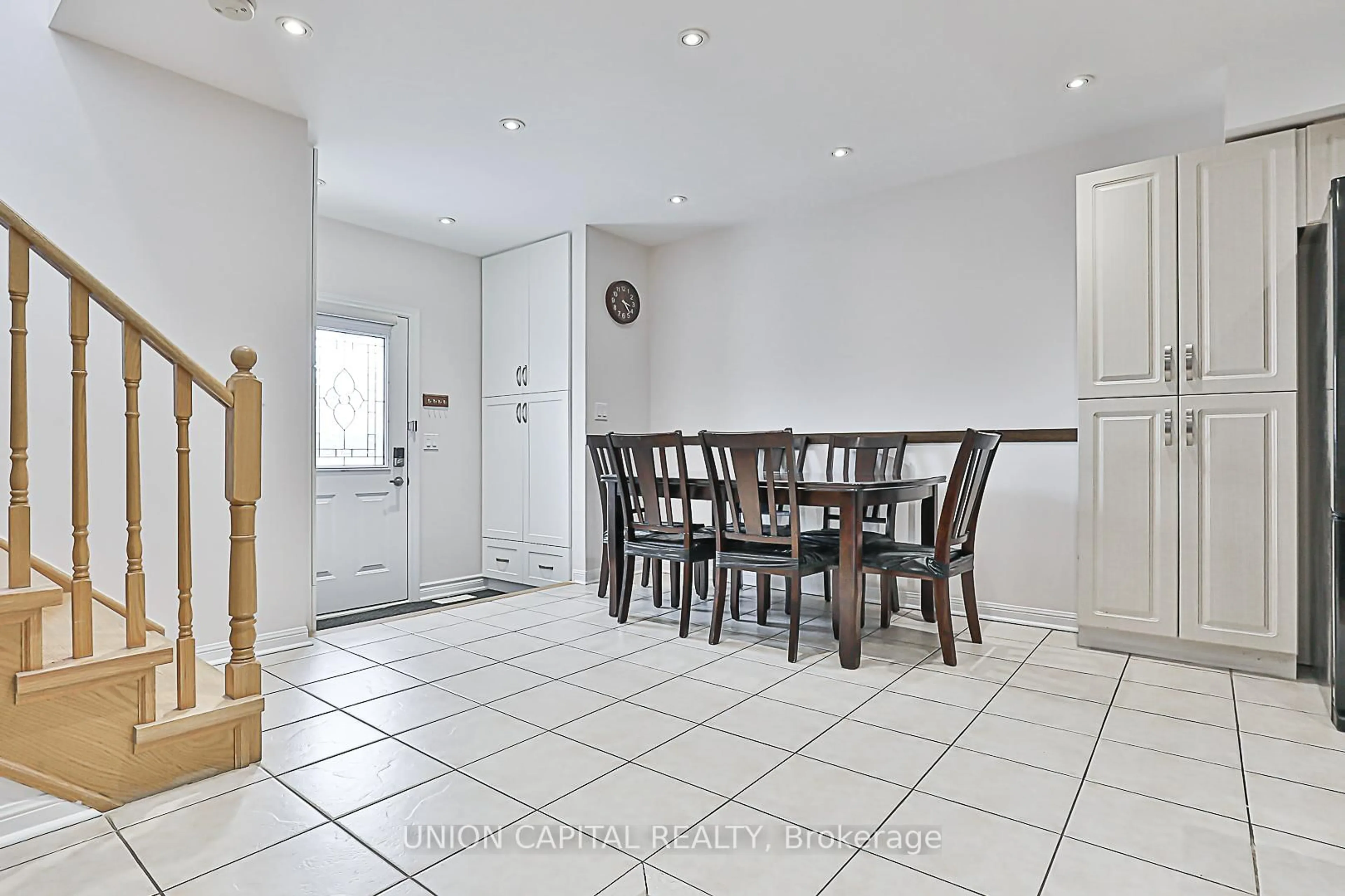 Dining room, ceramic/tile floor for 533 Bur Oak Ave, Markham Ontario L6C 2S5