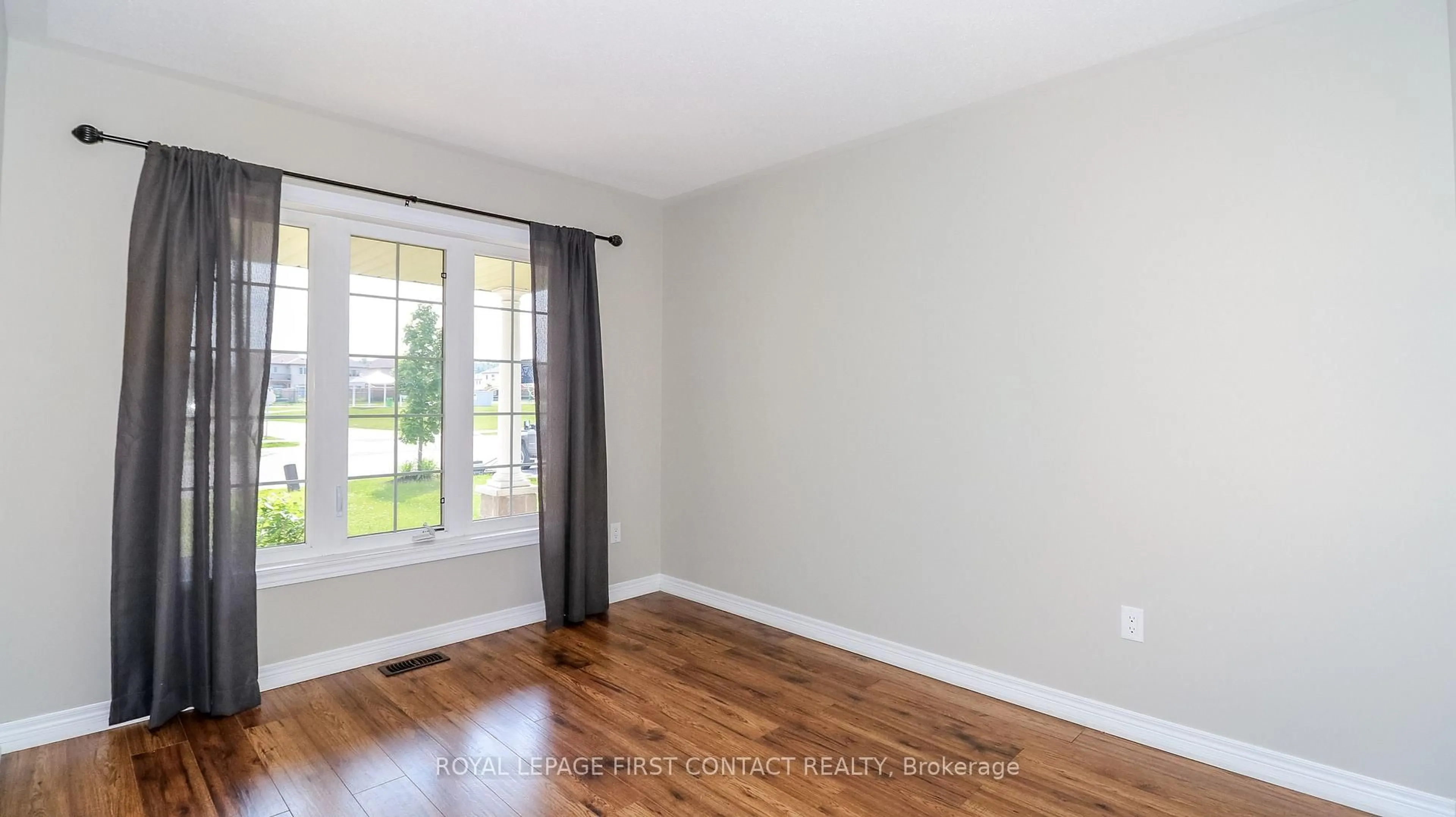 A pic of a room for 184 Maplewood Dr, Essa Ontario L0M 1B4