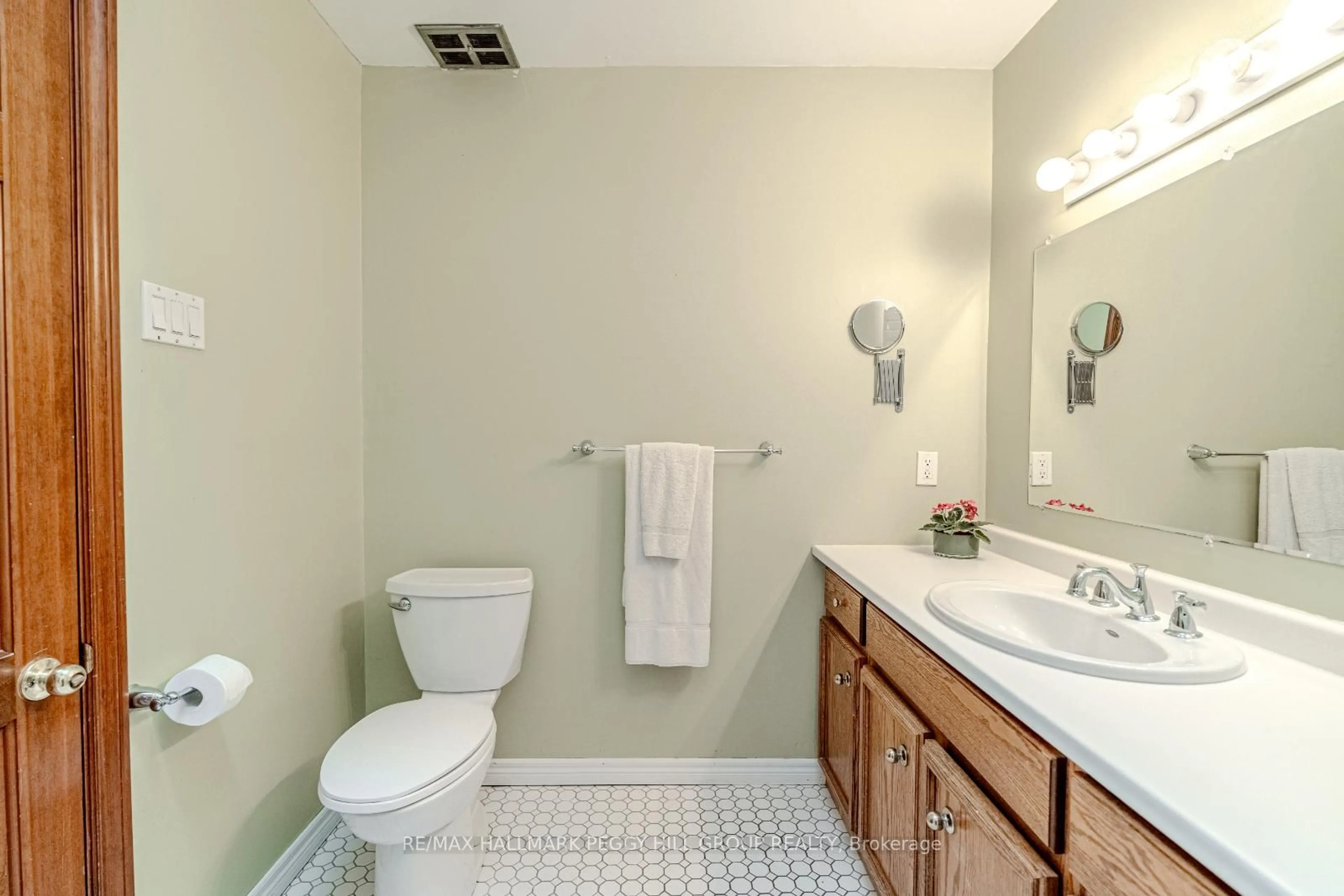Standard bathroom, ceramic/tile floor for 6 Woodland Heights Dr, Adjala-Tosorontio Ontario L0M 1J0