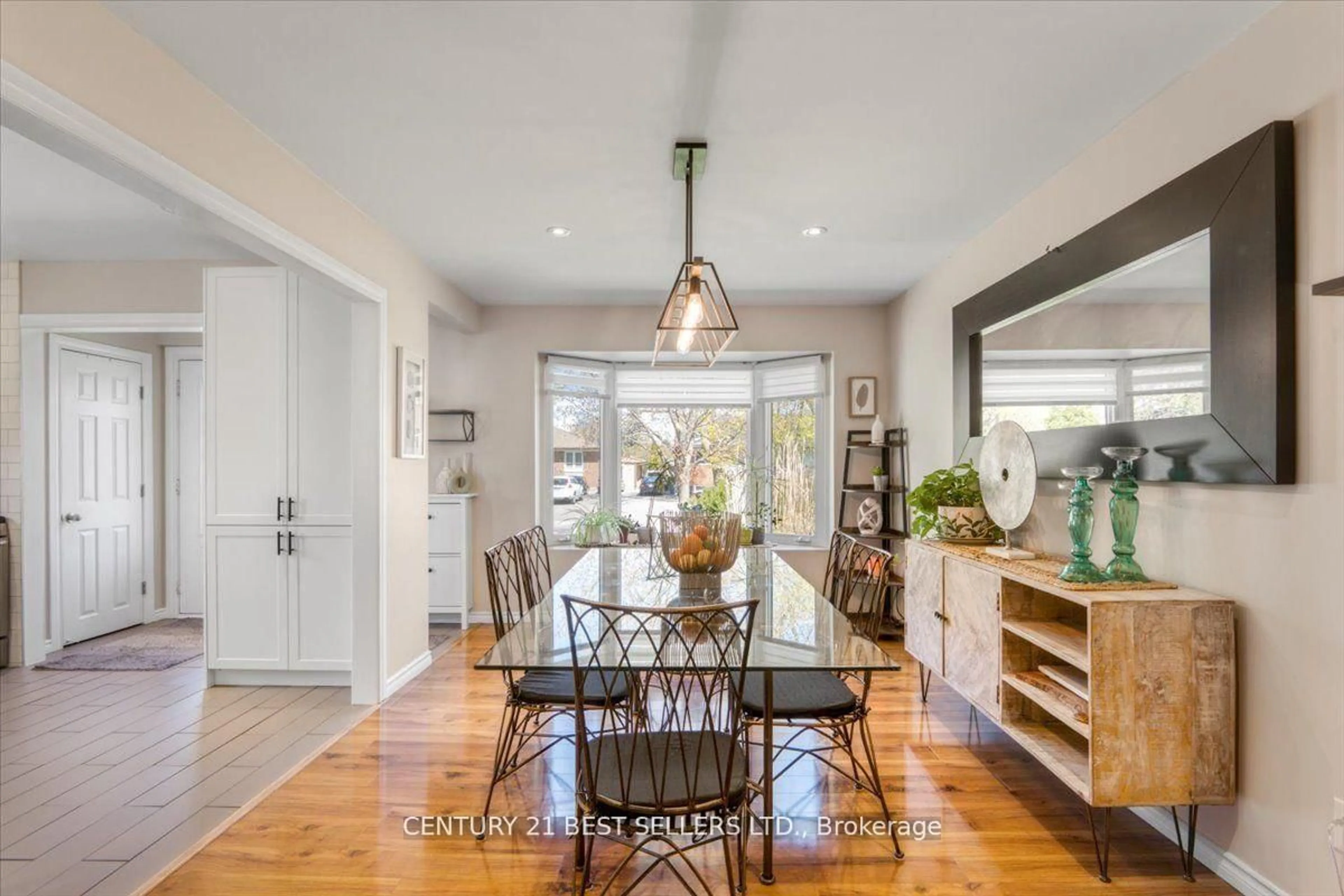 Dining room, unknown for 240 Elka Dr, Richmond Hill Ontario L4C 3A3