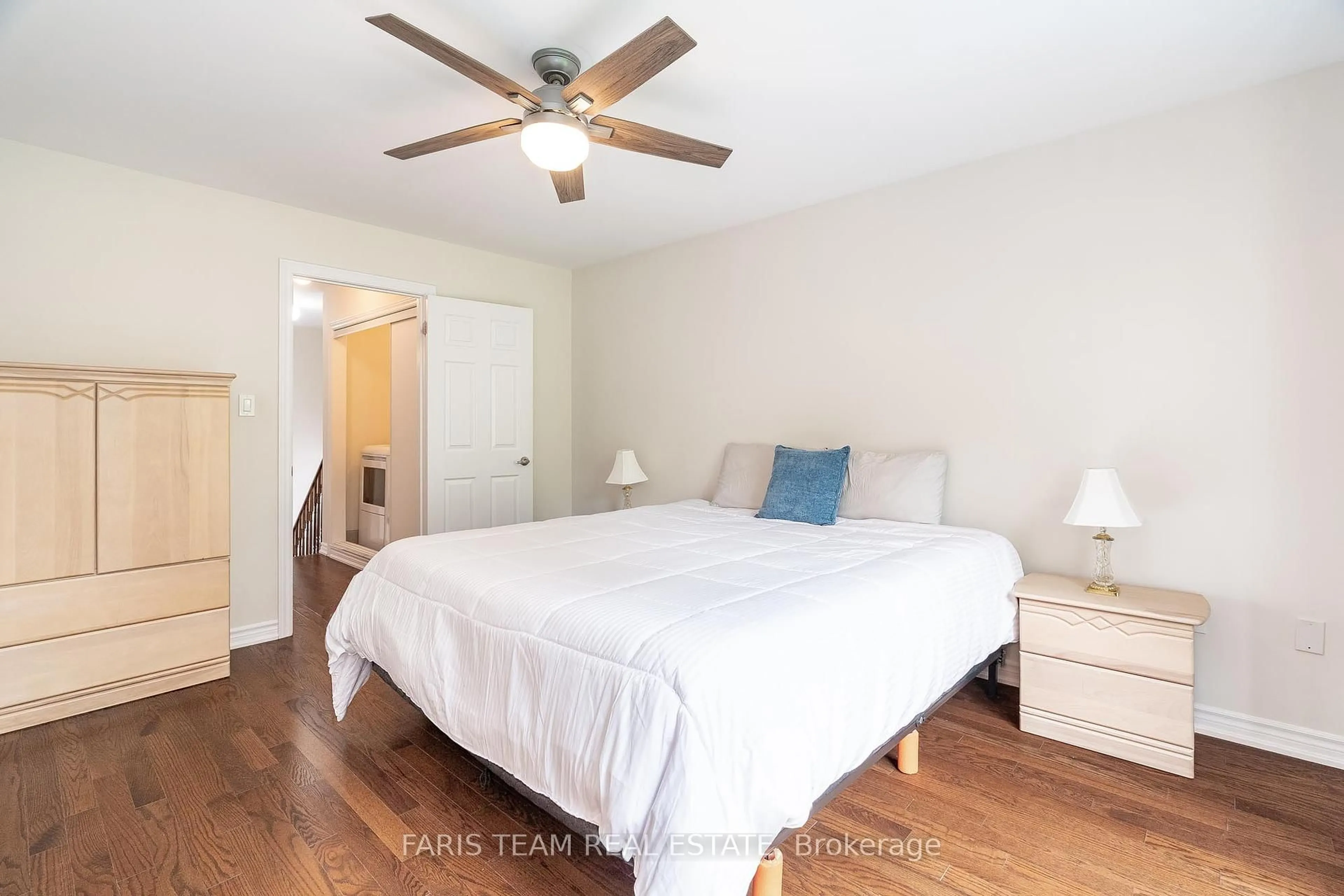A pic of a room for 224 Appleton Crt, Newmarket Ontario L3Y 0B8