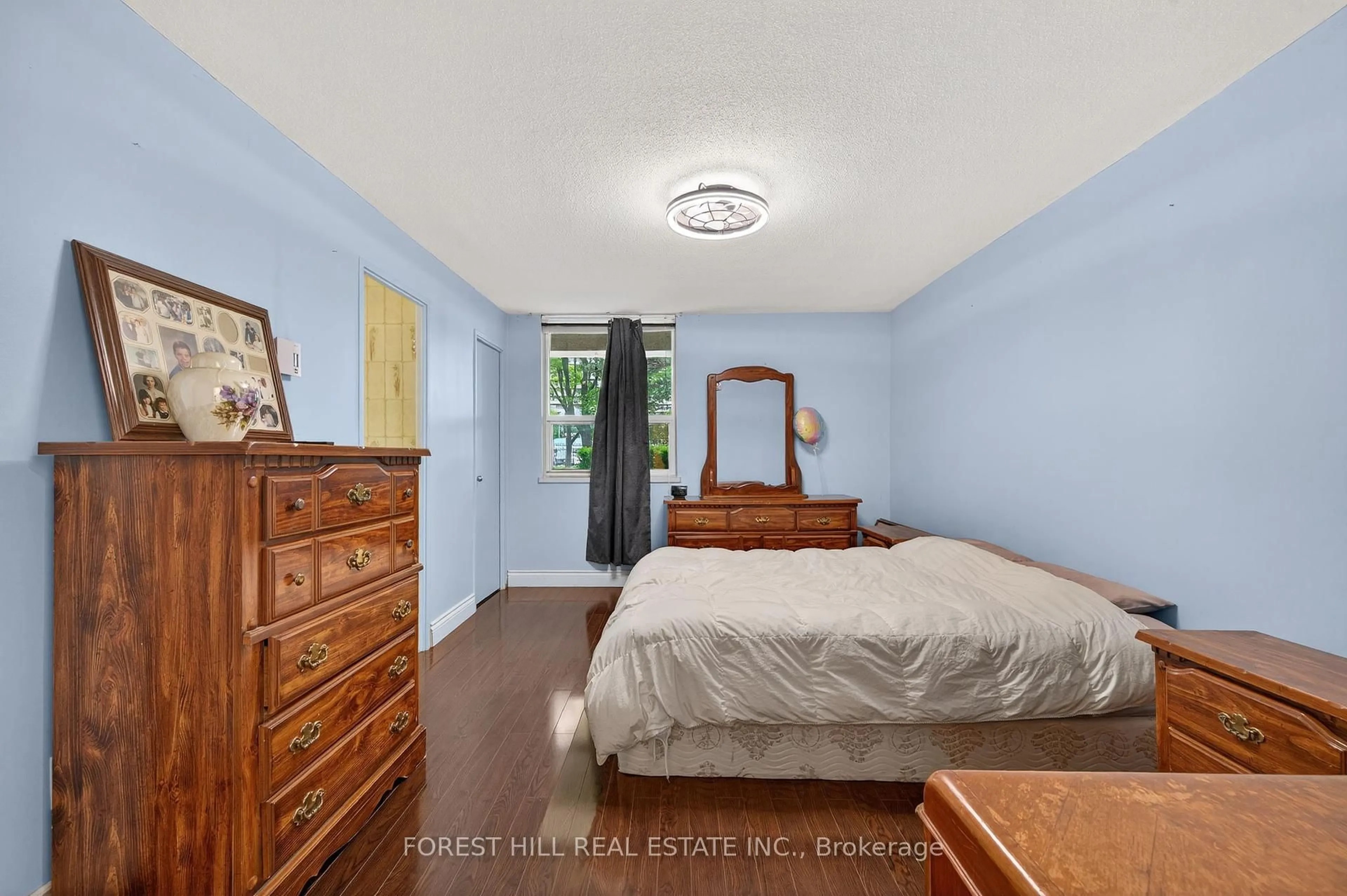 Bedroom with bed, unknown for 1 Royal Orchard Blvd #102, Markham Ontario L3T 3C2