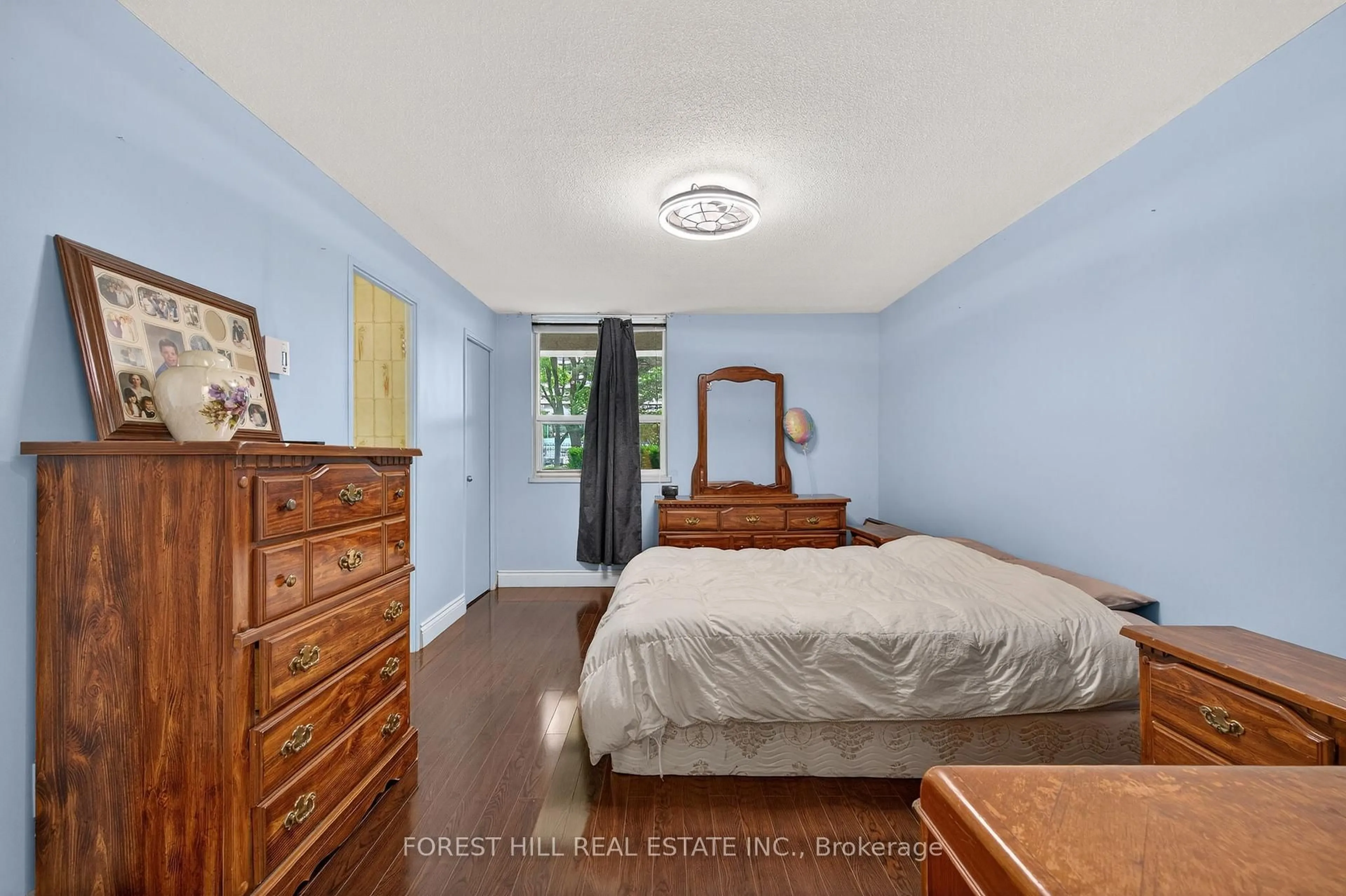 Bedroom with bed, unknown for 1 Royal Orchard Blvd #102, Markham Ontario L3T 3C2