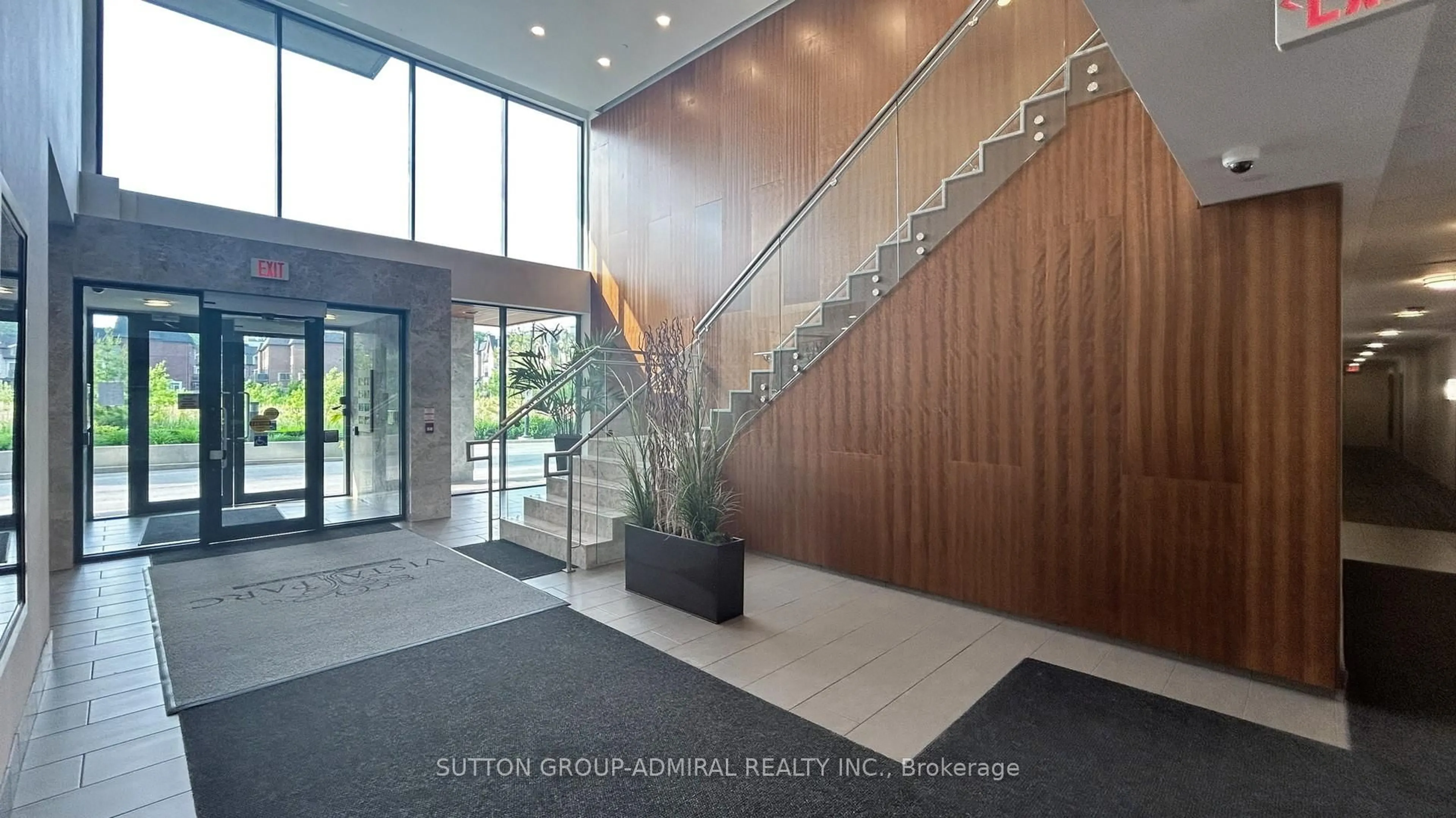 Indoor foyer for 4700 Highway 7 St #103, Vaughan Ontario L4L 0B4