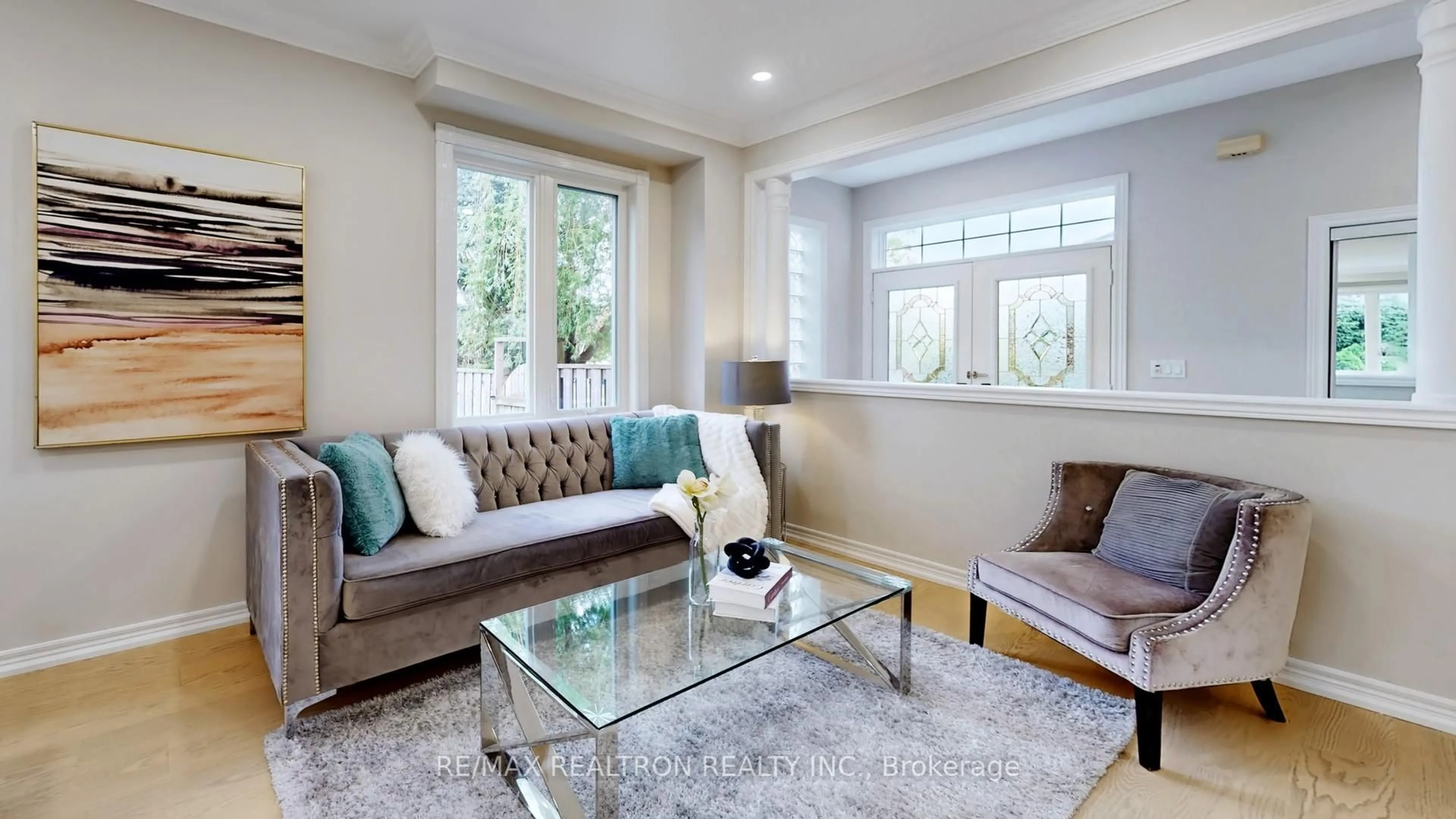 Living room with furniture, unknown for 132 Peninsula Cres, Richmond Hill Ontario L4S 1X9
