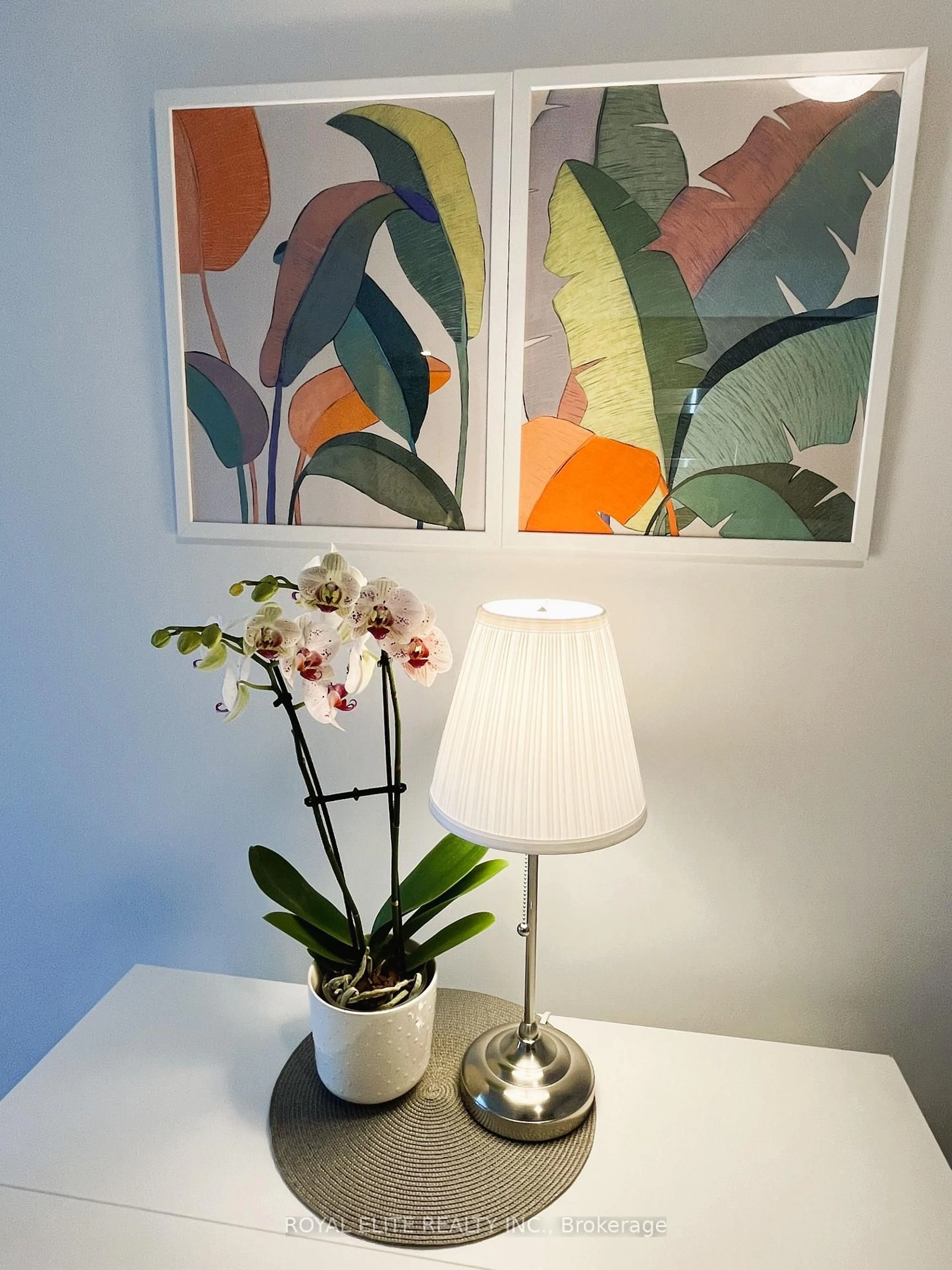 A pic of a room for 370 Hwy 7 #325, Richmond Hill Ontario L4B 0C4