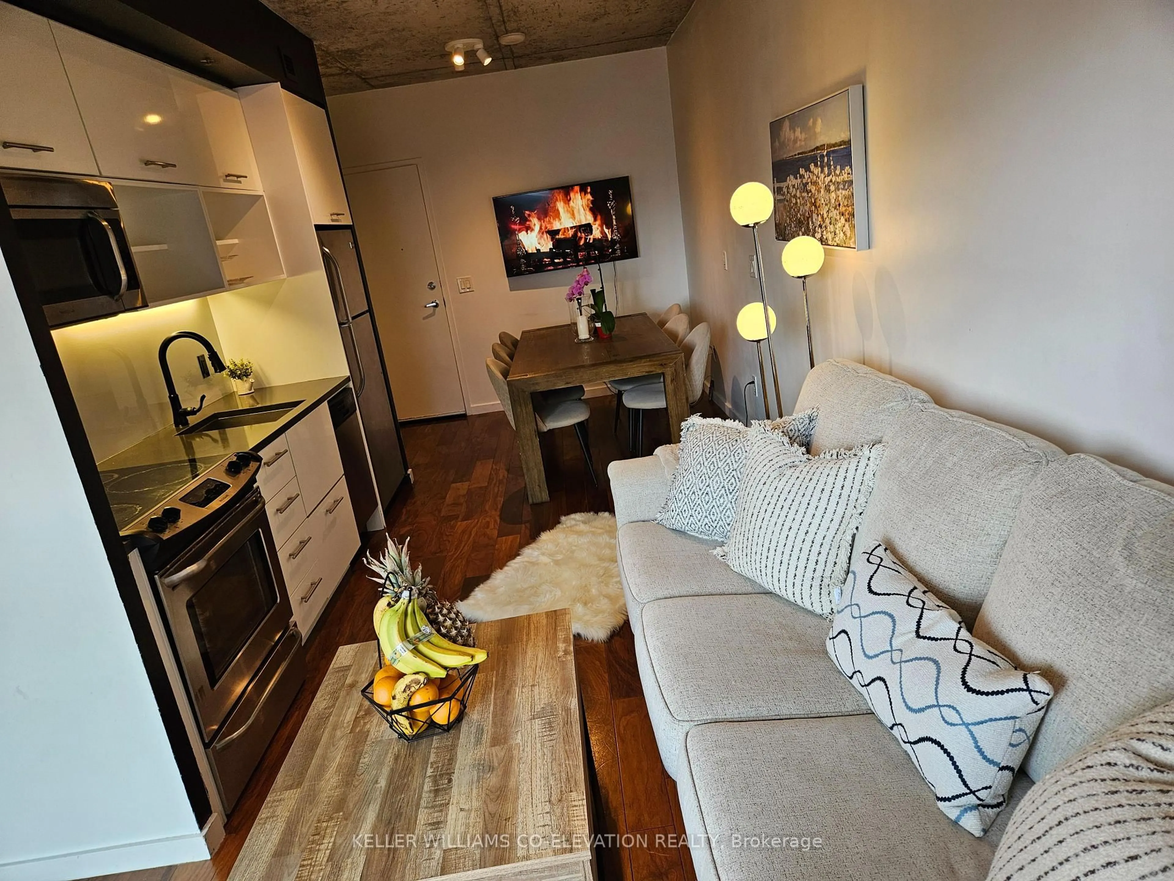 Living room with furniture, wood/laminate floor for 11750 Ninth Line #625, Whitchurch-Stouffville Ontario L4A 5G1