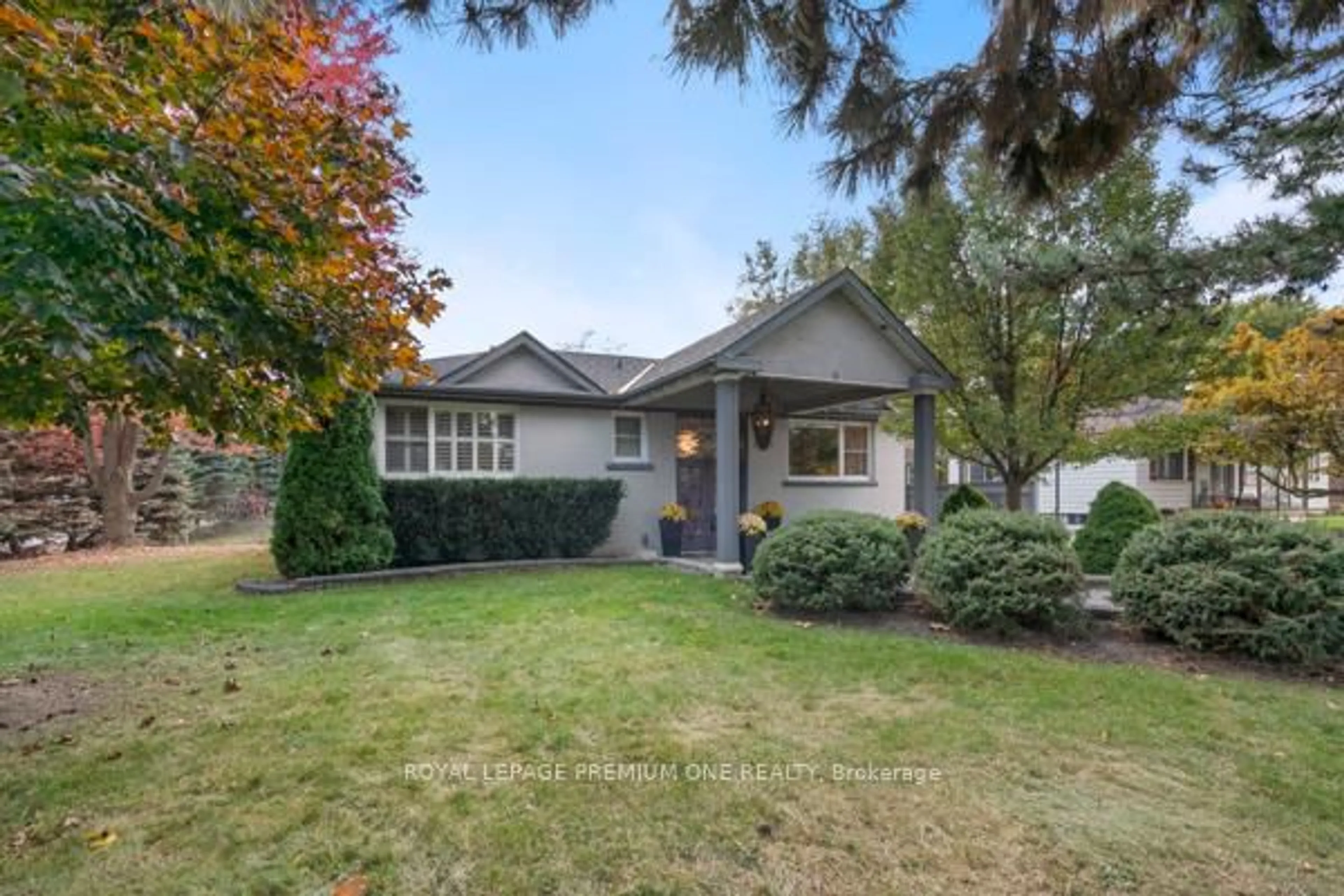 Home with vinyl exterior material, street for 9 Faris Ave, King Ontario L0G 1N0