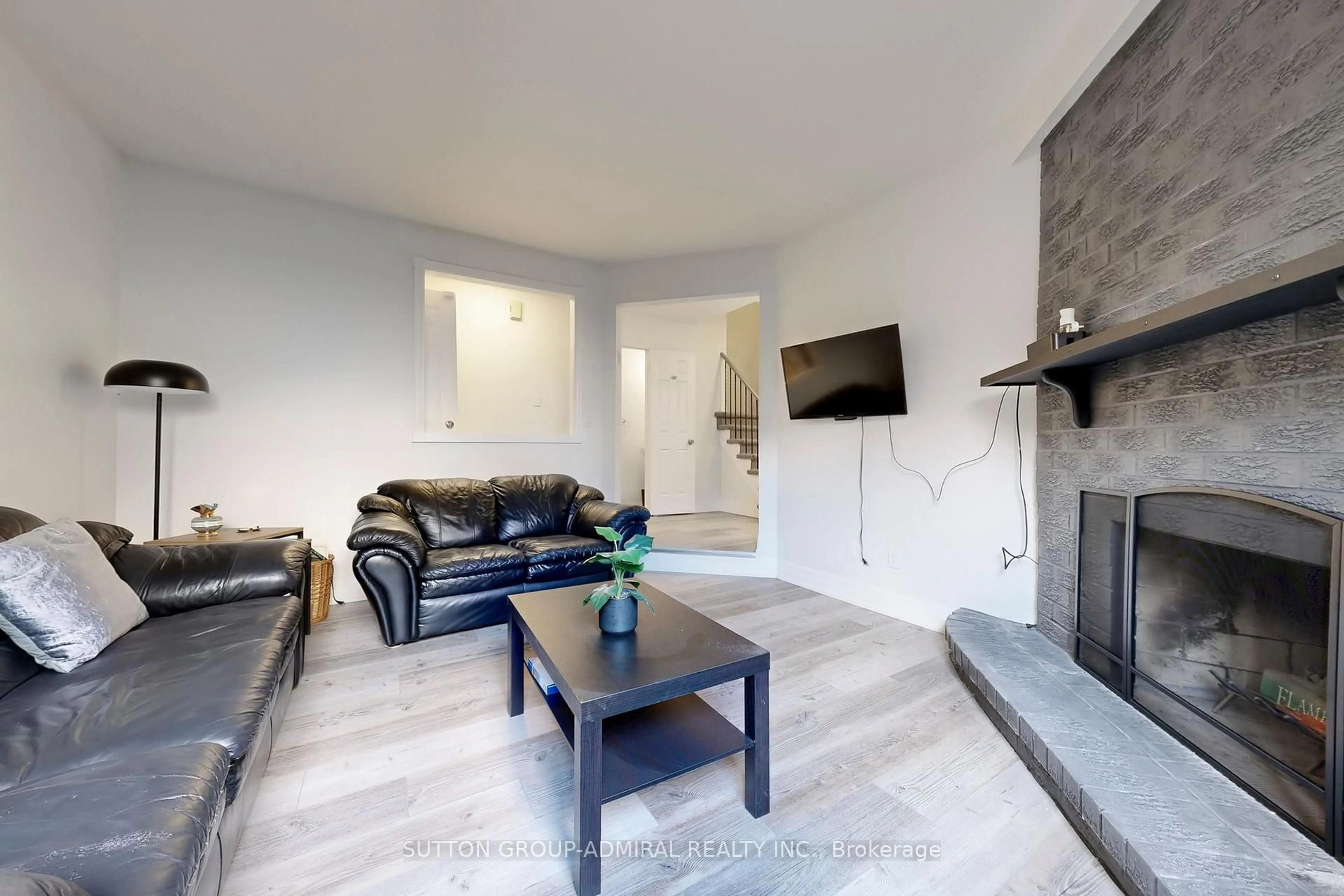 Living room with furniture, unknown for 127 North Meadow Cres, Vaughan Ontario L4J 3C4