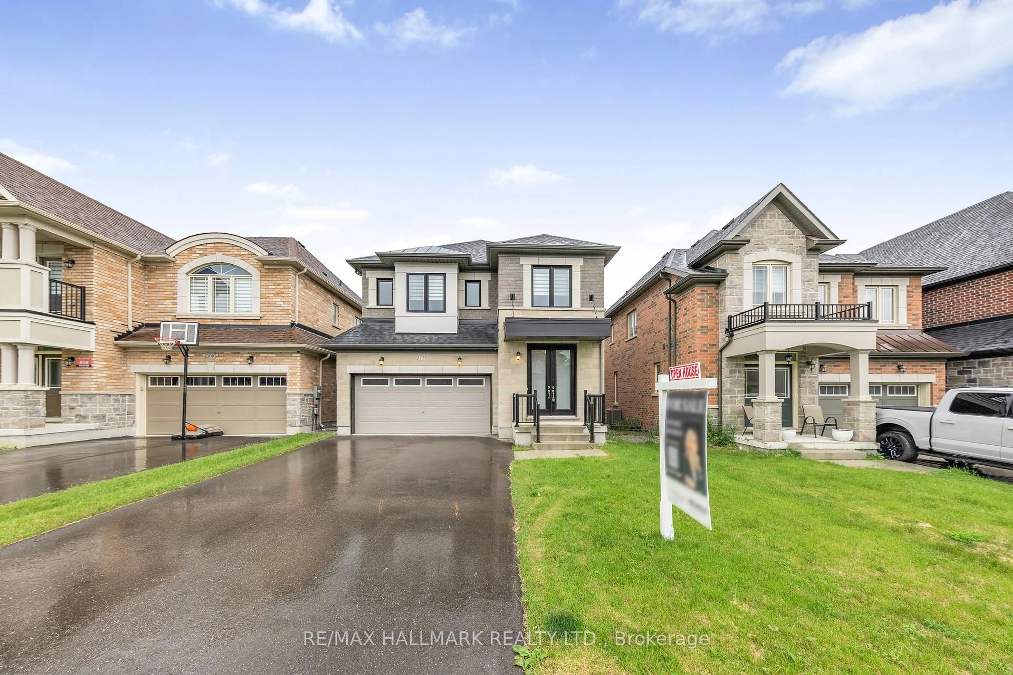 Unknown for 112 Carriage Shop Bend, East Gwillimbury Ontario L9N 0Y3